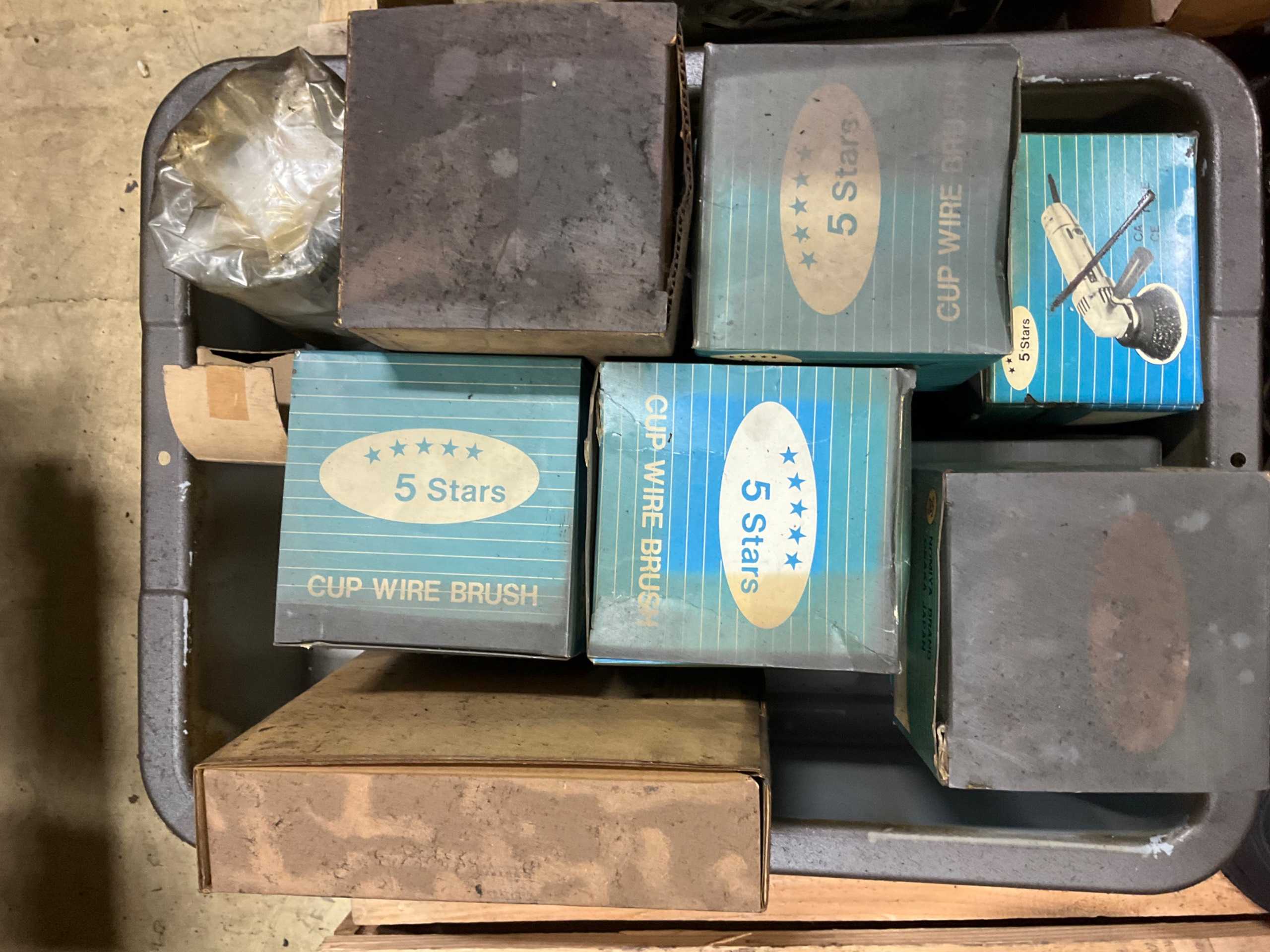 BULK QTY OF INDUSTRIAL PARTS - INDUSTRIAL PARTS