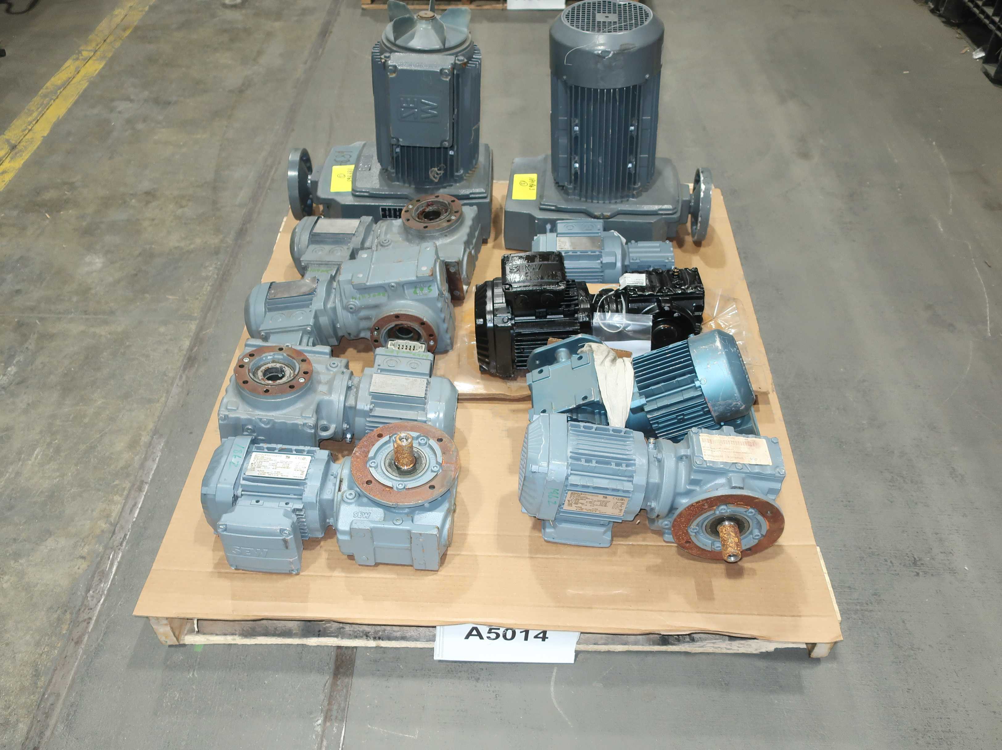 BULK QTY OF ASSORTED SEW EURODRIVE GEARMOTORS - GEARMOTOR