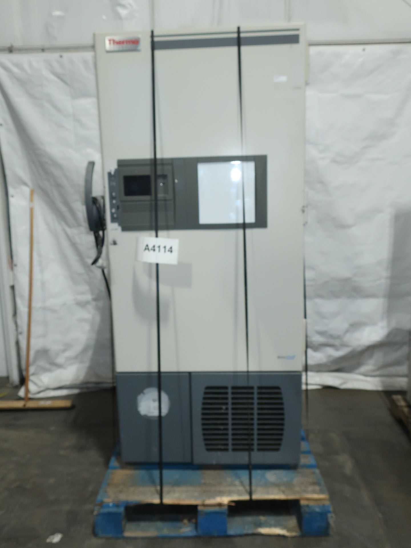 THERMO SCIENTIFIC, REVCO, UPRIGHT ULTRA LOW TEMPERATURE FREEZER, VOLTS-115, AMPS-16, HZ-60, PHASE 1 - COOLING EQUIPMENT
