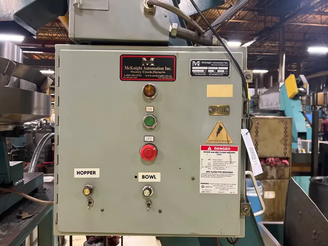 MCKNIGHT AUTOMATION E6-192 HOPPER VIBRATORY BOWL FEEDER - undefined