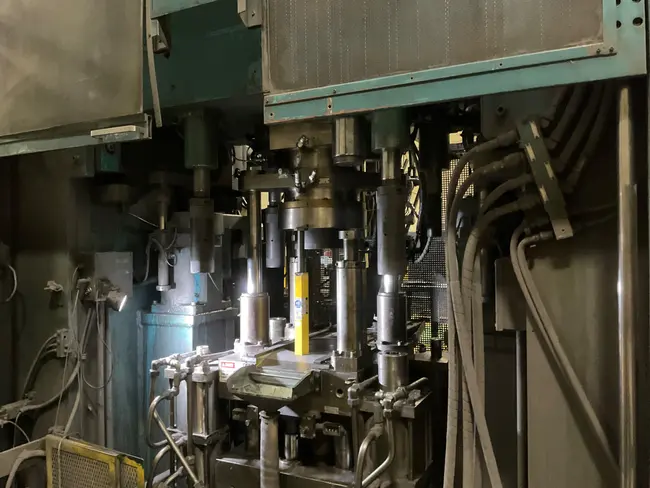 KOHTAKI 800 TON COMPACTING PRESS - undefined