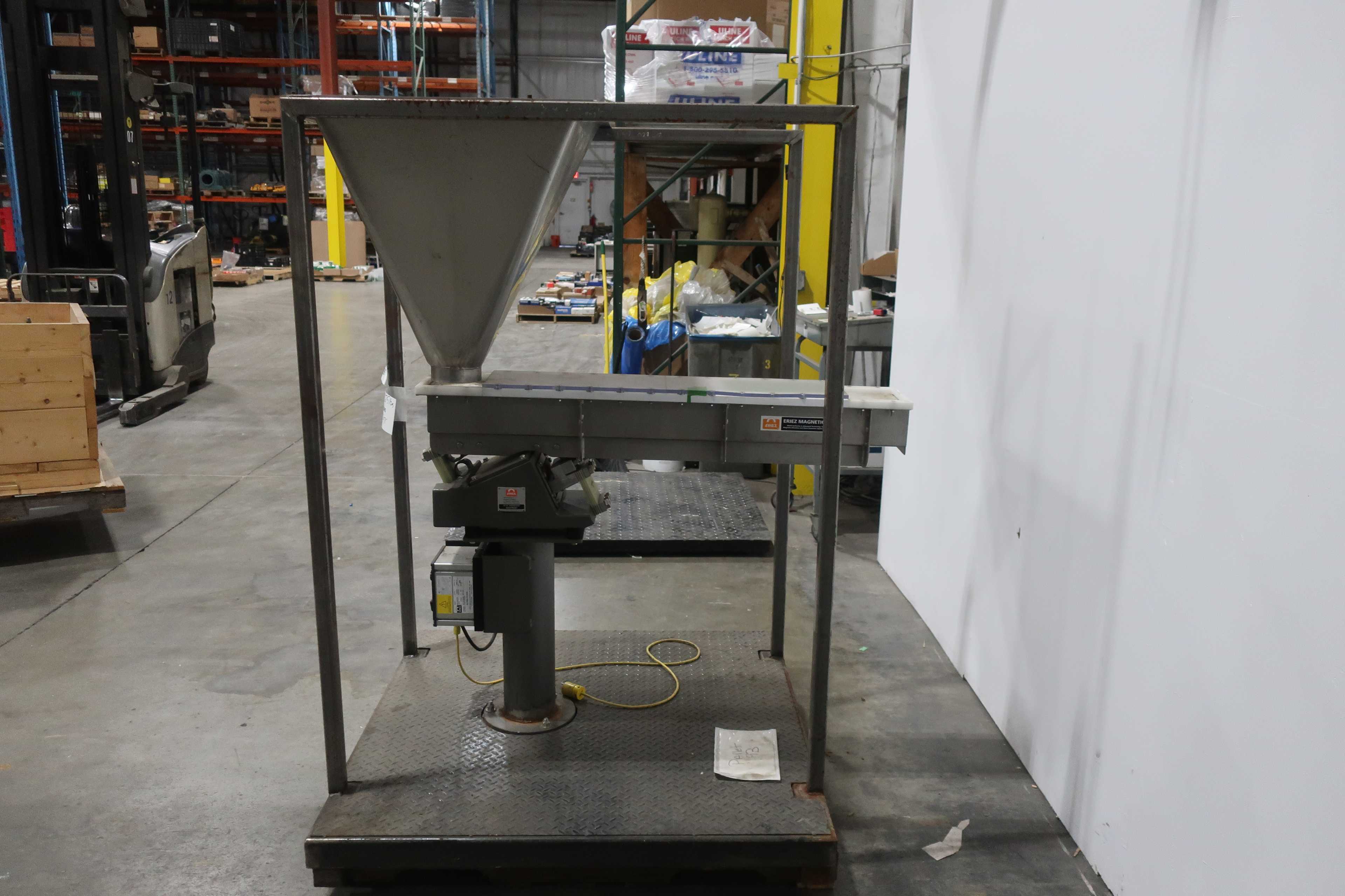 ERIEZ VIBRATORY FEEDER UN-115-6A-FW - VIBRATORY FEEDER
