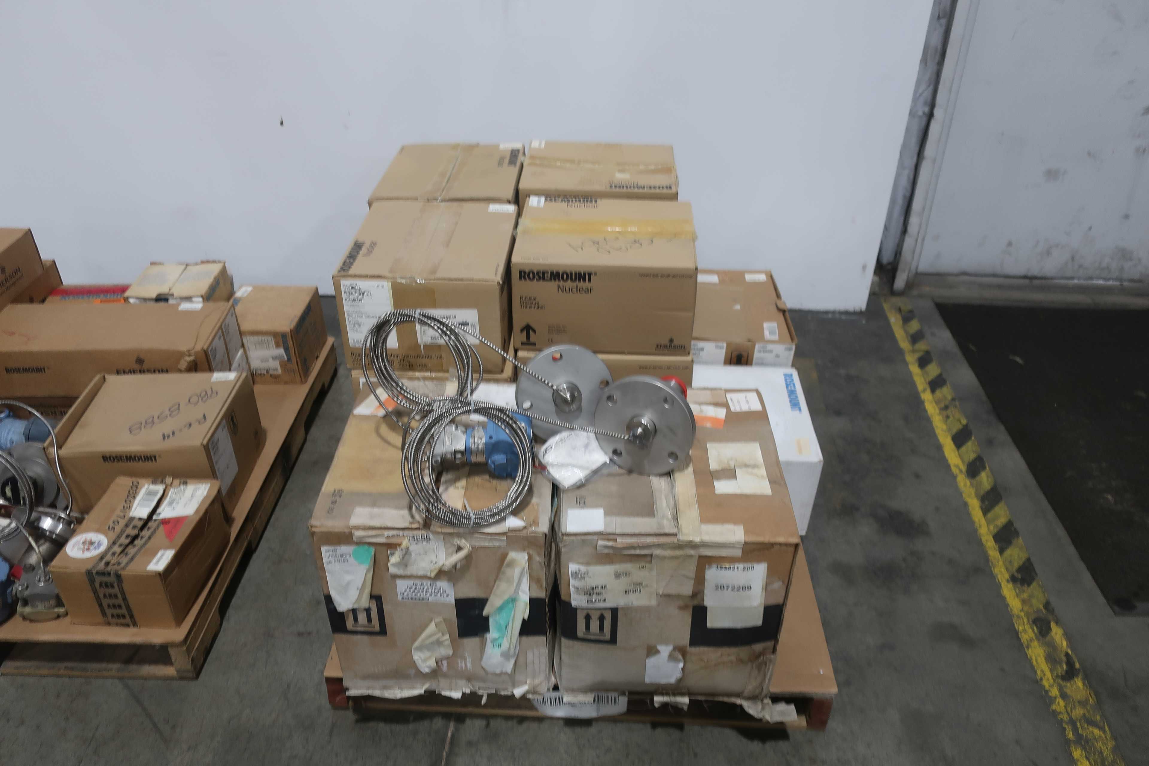 SKU 1760969 - 3 PALLETS OF ASSORTED TRANSMITTERS - PRESSURE TRANSMITTER