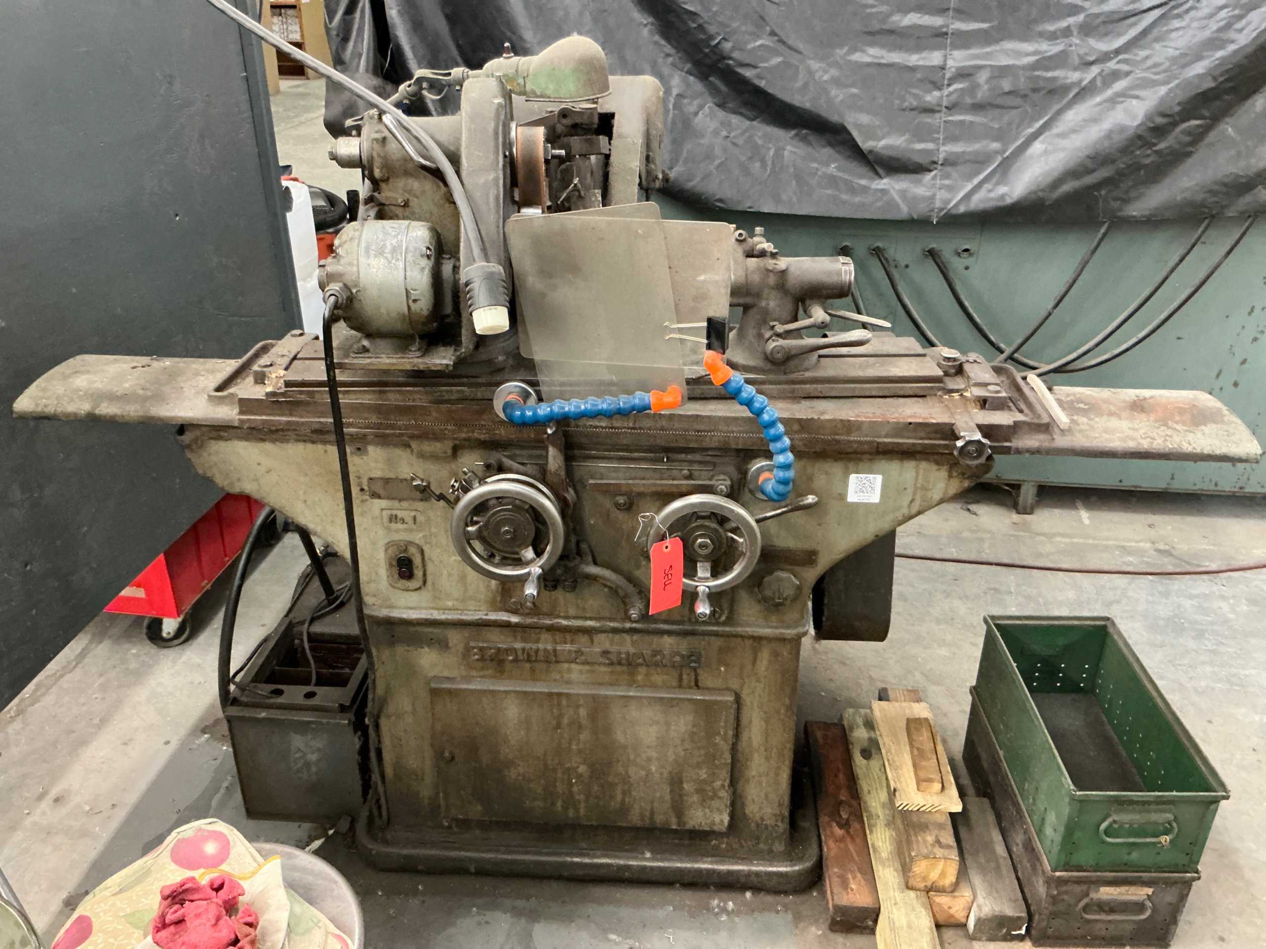 BROWN & SHARPE NO.1 GRINDING MACHINE - GRINDING MACHINE