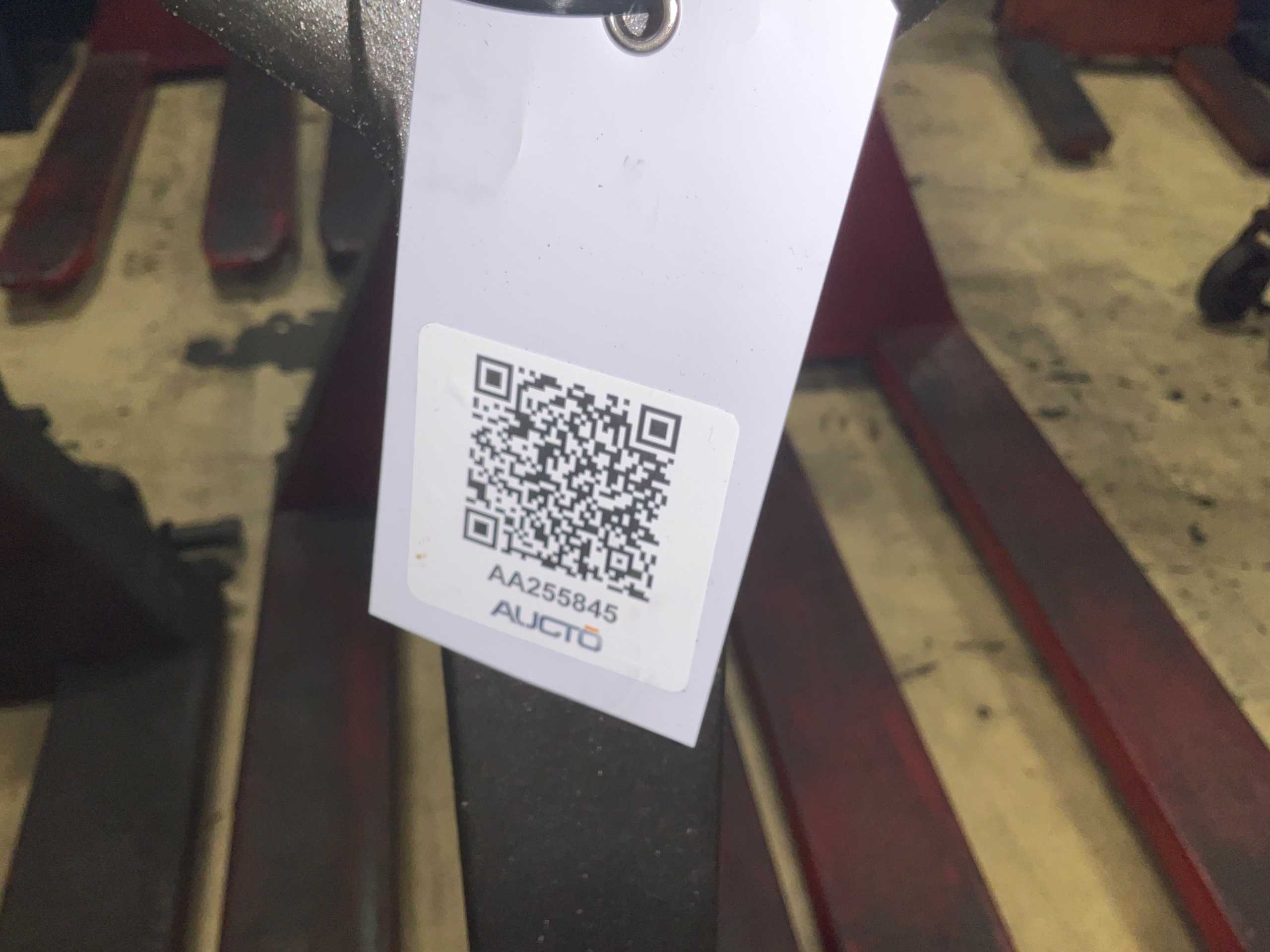 QTY 2: MANUAL PALLET JACK - MANUAL PALLET JACKS
