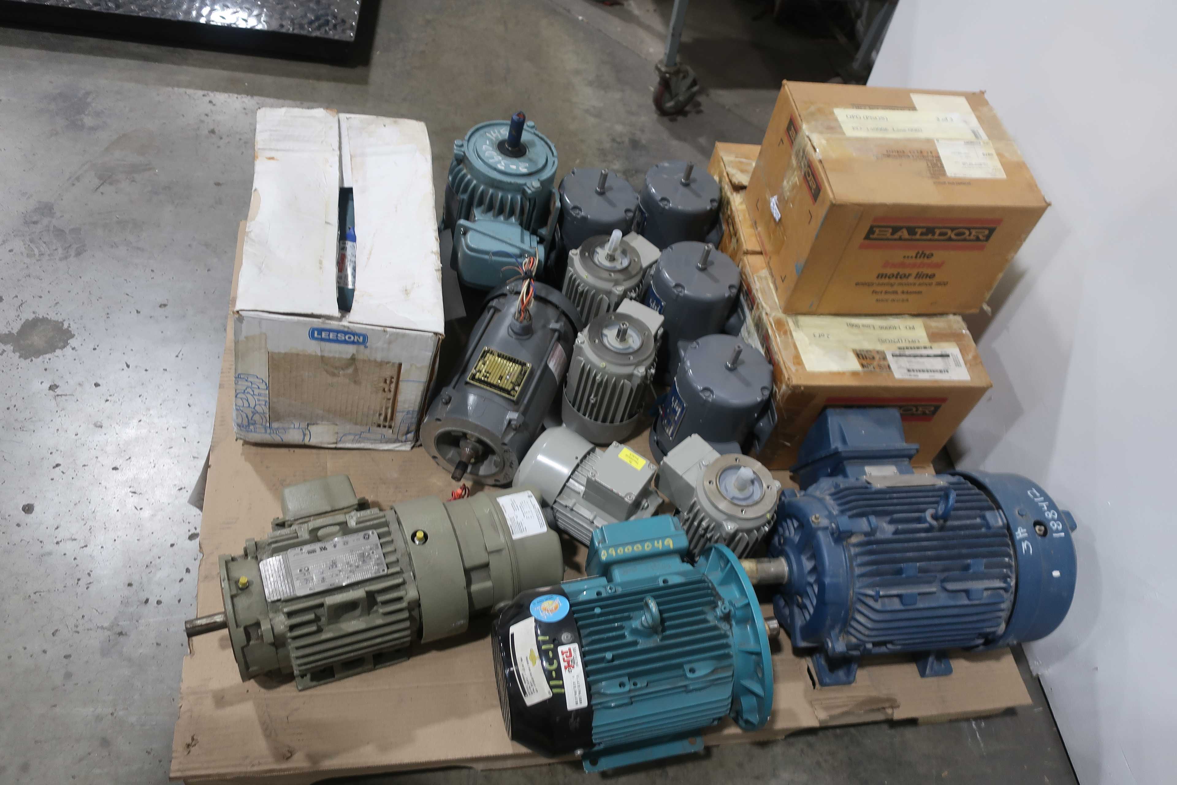 SKU 1736069 - 4 PALLETS OF ASSORTED AC MOTORS - AC MOTOR