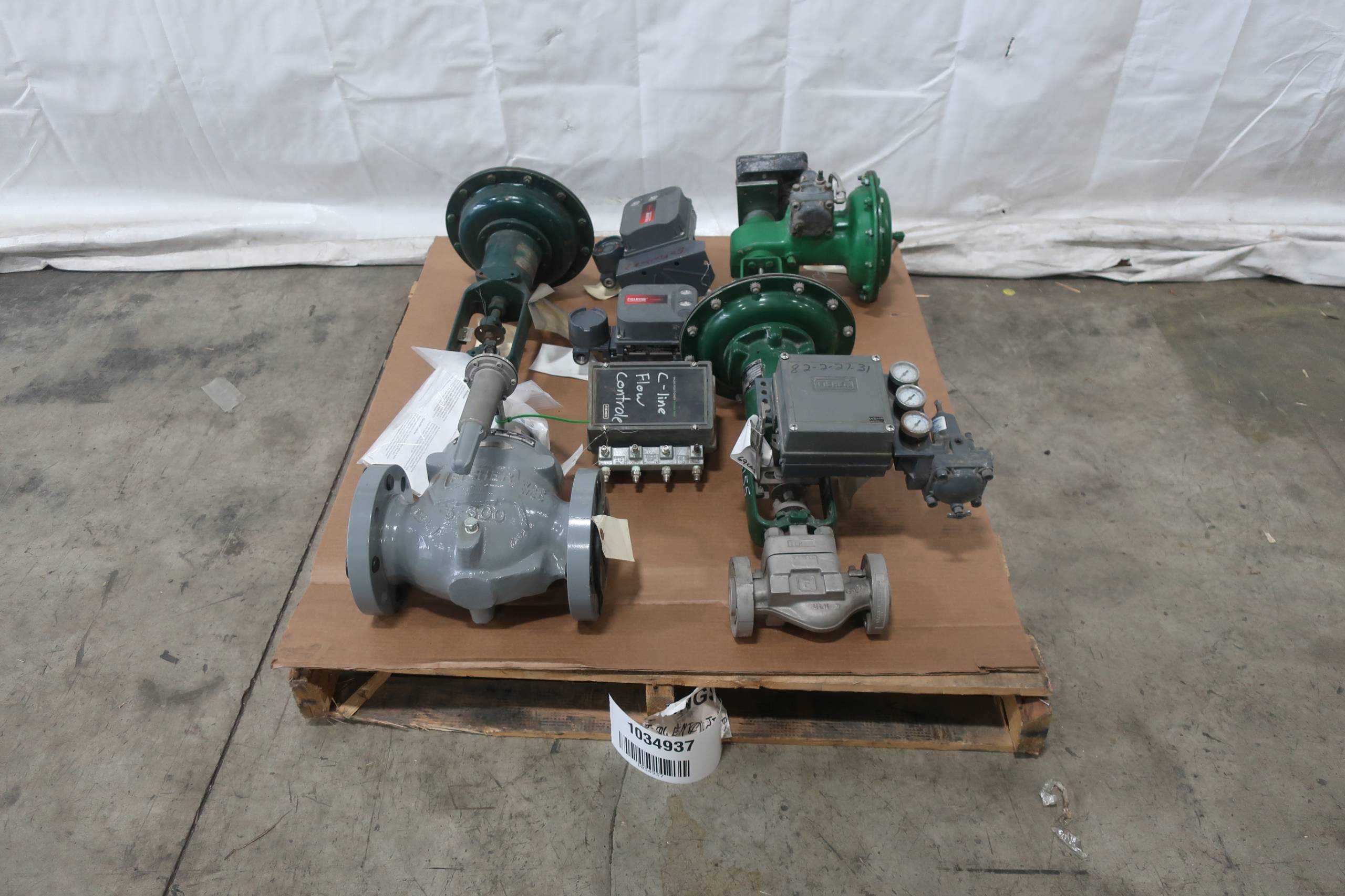 SKU 1034937 - PALLET OF ASSORTED FISHER VALVES AND POSITIONERS - VALVE POSITIONERS & INDICATORS