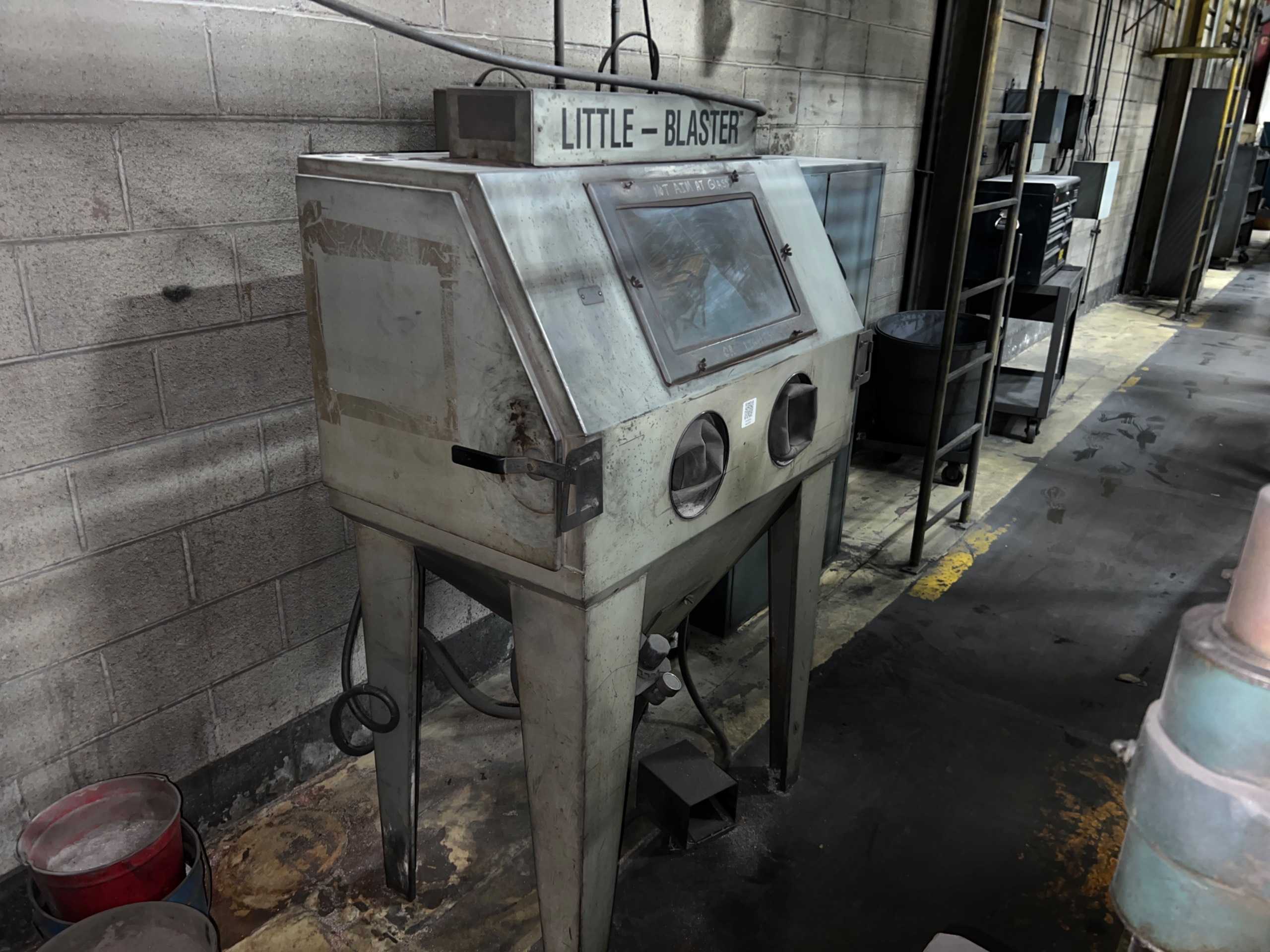 BLAST-IT-ALL LITTLE-BLASTER SAND BLASTING MACHINE - BLASTING & PEENING MACHINES