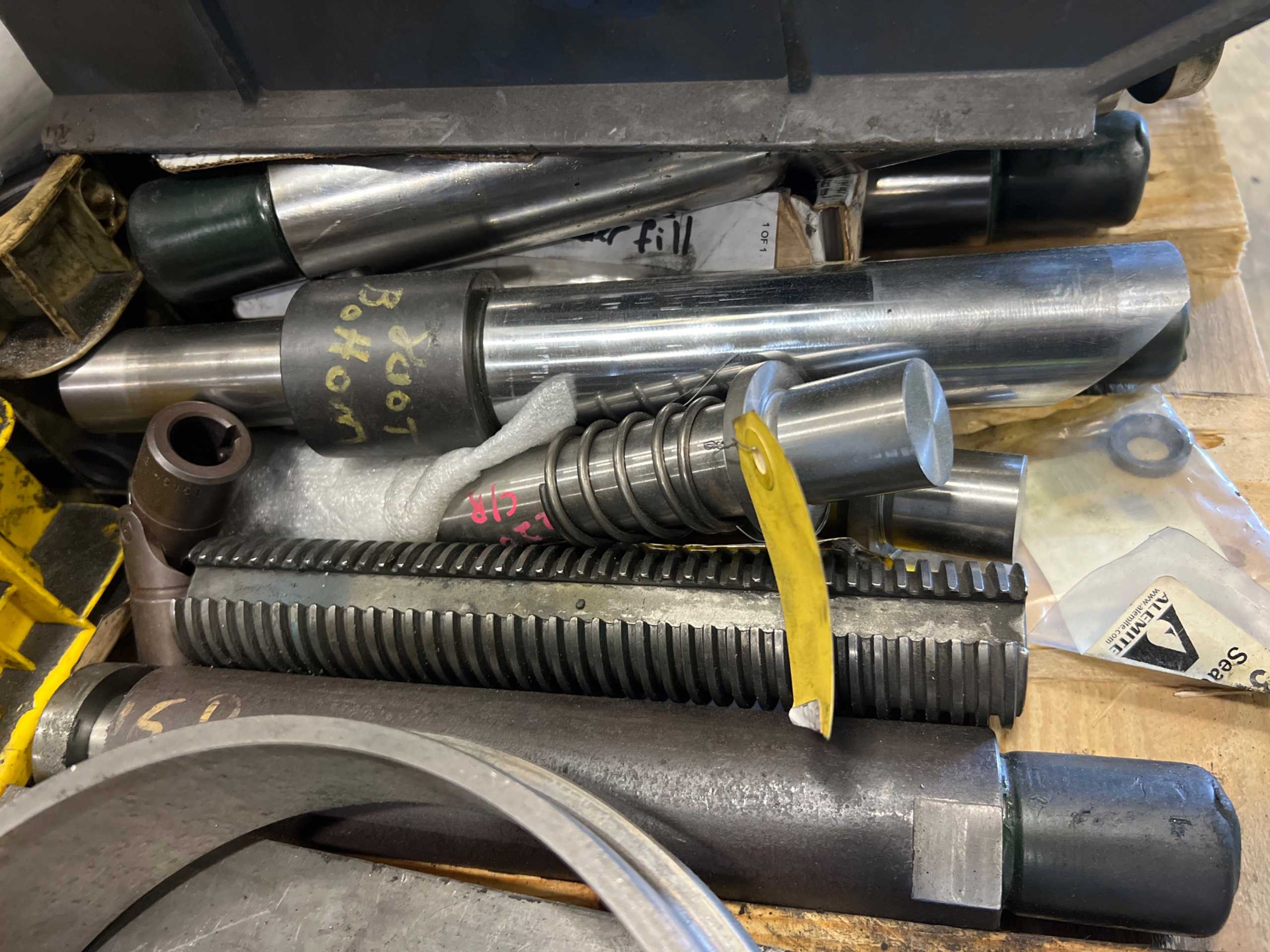 BULK QTY OF INDUSTRIAL PARTS - INDUSTRIAL PARTS
