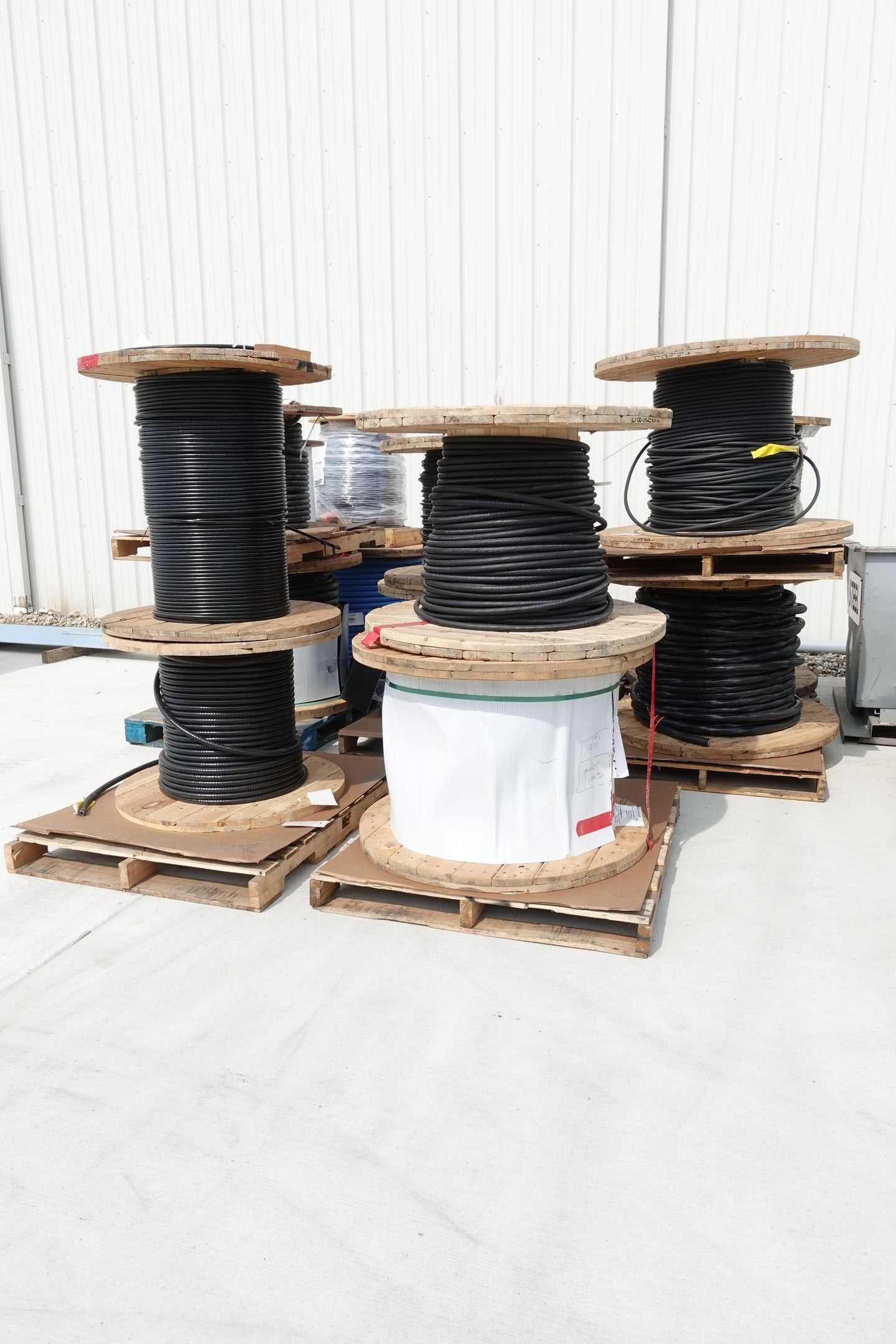 SKU 1079594 - BULK QTY OF ASSORTED INSULATED WIRE