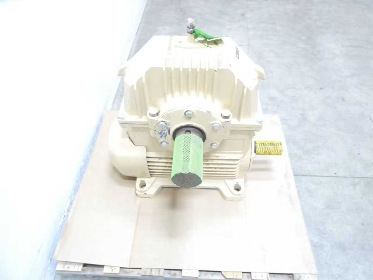 SKU 1711226 - TITAN R7735571 F95 P11A TU12 RIGHT ANGLE GEAR REDUCER - RIGHT ANGLE GEAR REDUCER