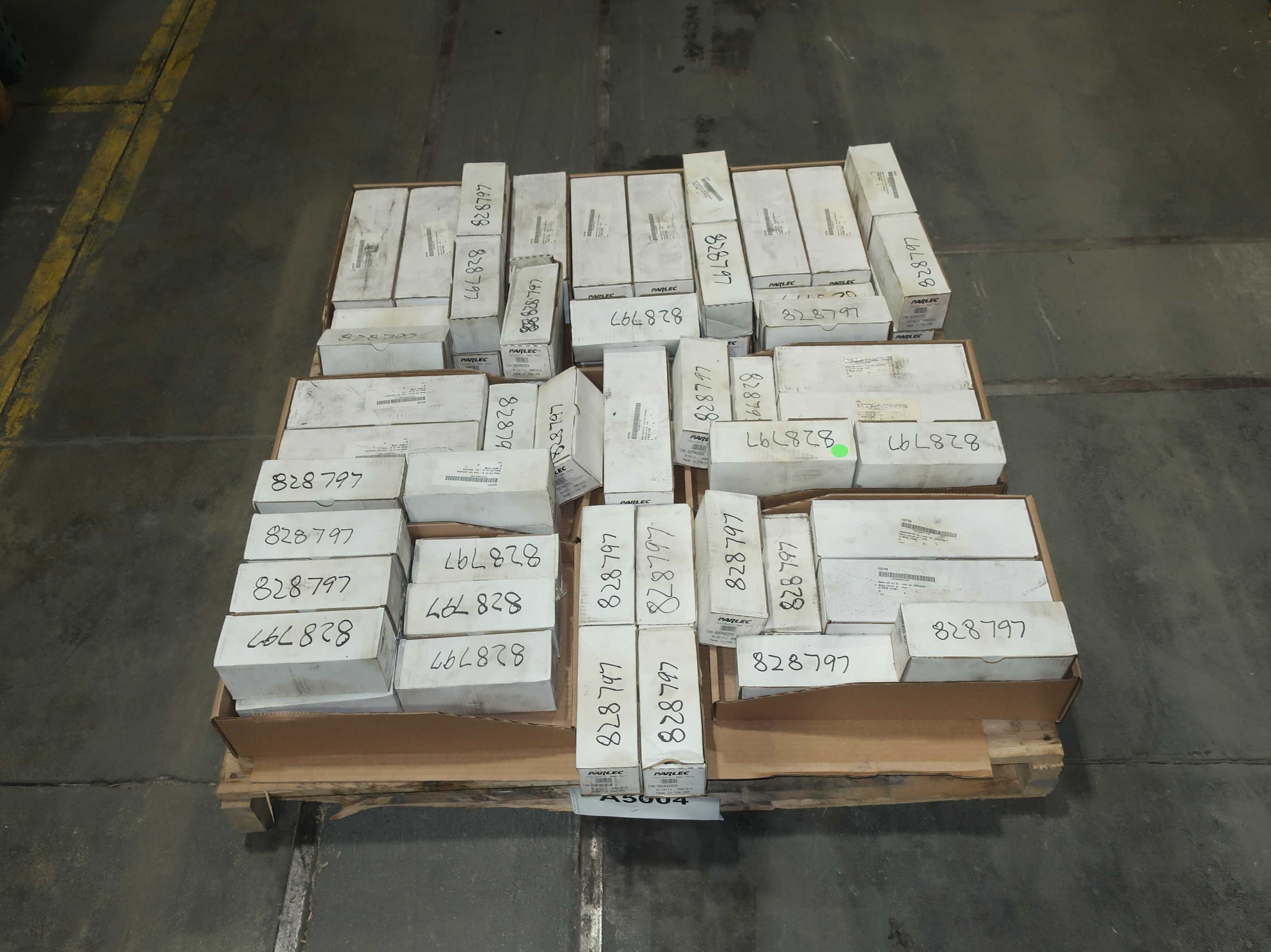 BULK QTY OF ASSORTED PARLEC TOOL HOLDERS - TOOLHOLDING