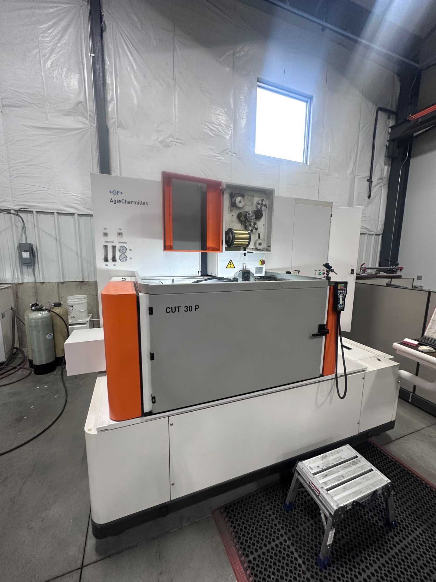 2010 AGIECHARMILLES CUT 30P WIRE EDM, 600X400X350MM, RA 0.25ΜM, GLASS SCALES, ±25° TAPER - WIRE EDM MACHINES