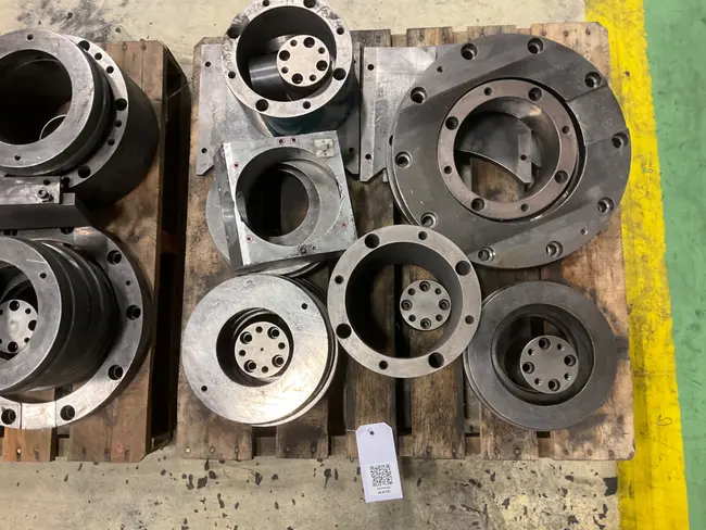 BULK QTY OF TOOLING FOR CINCINNATI 220-DCII-6 PRESS - undefined