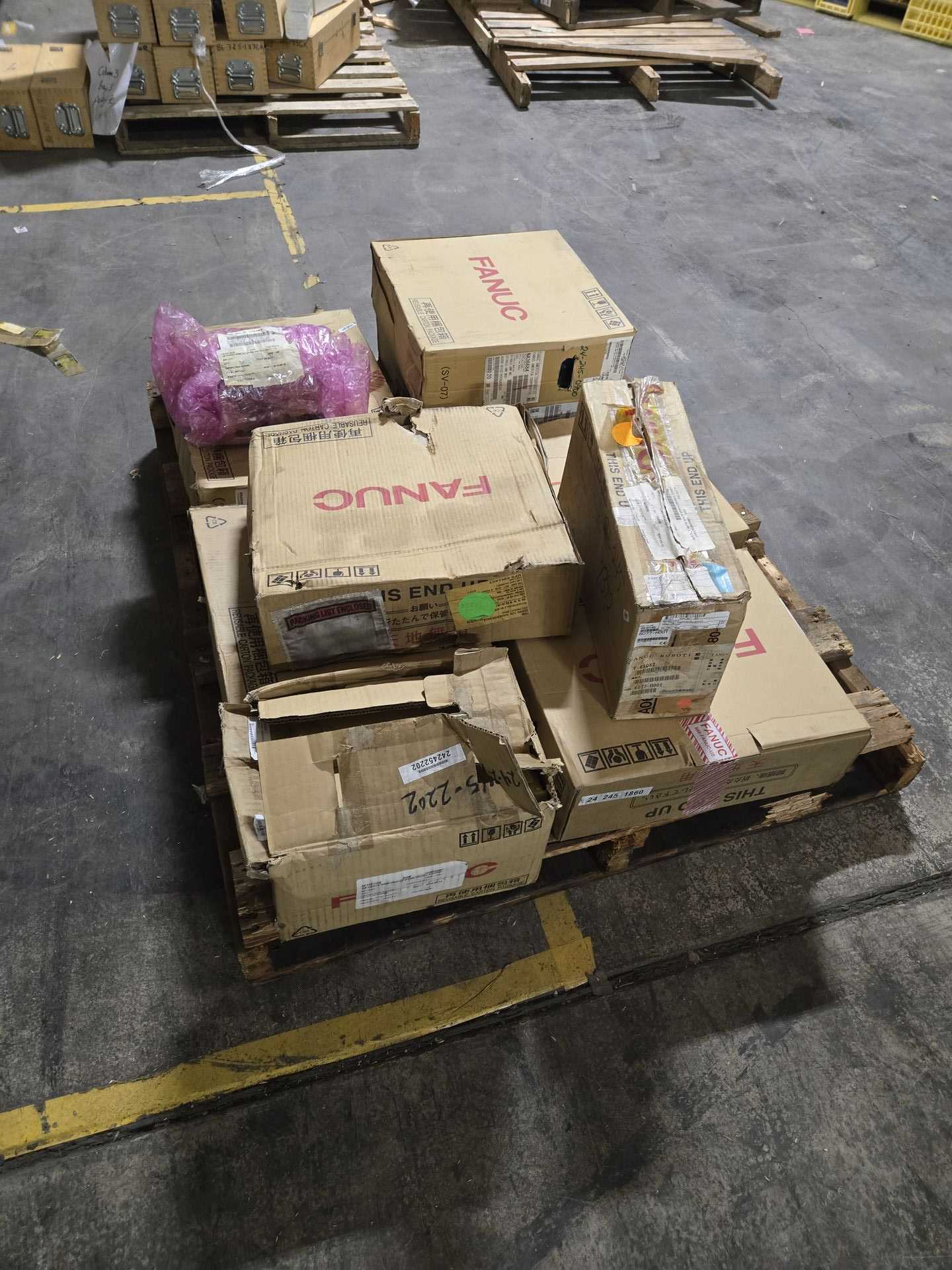 BULK QTY OF FANUC AUTOMATION & CONTROL - AUTOMATION & CONTROLS