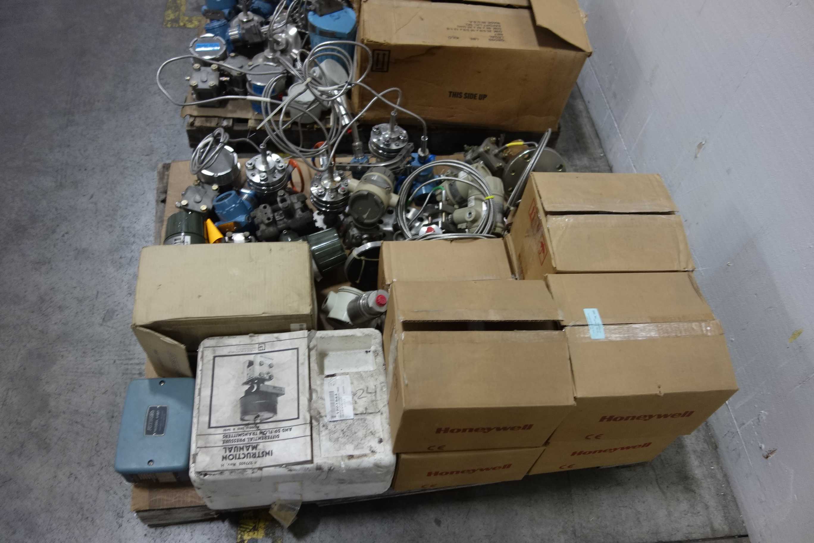 2 PALLETS OF ASSORTED TRANSMITTERS - PRESSURE TRANSMITTER