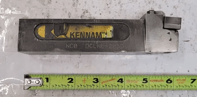 KENNAMETAL DCLNL-205D TOOLHOLDER, 1.25 IN SHANK, 6 IN LENGTH, CN..543 GAGE INSERT - MACHINE TOOLING