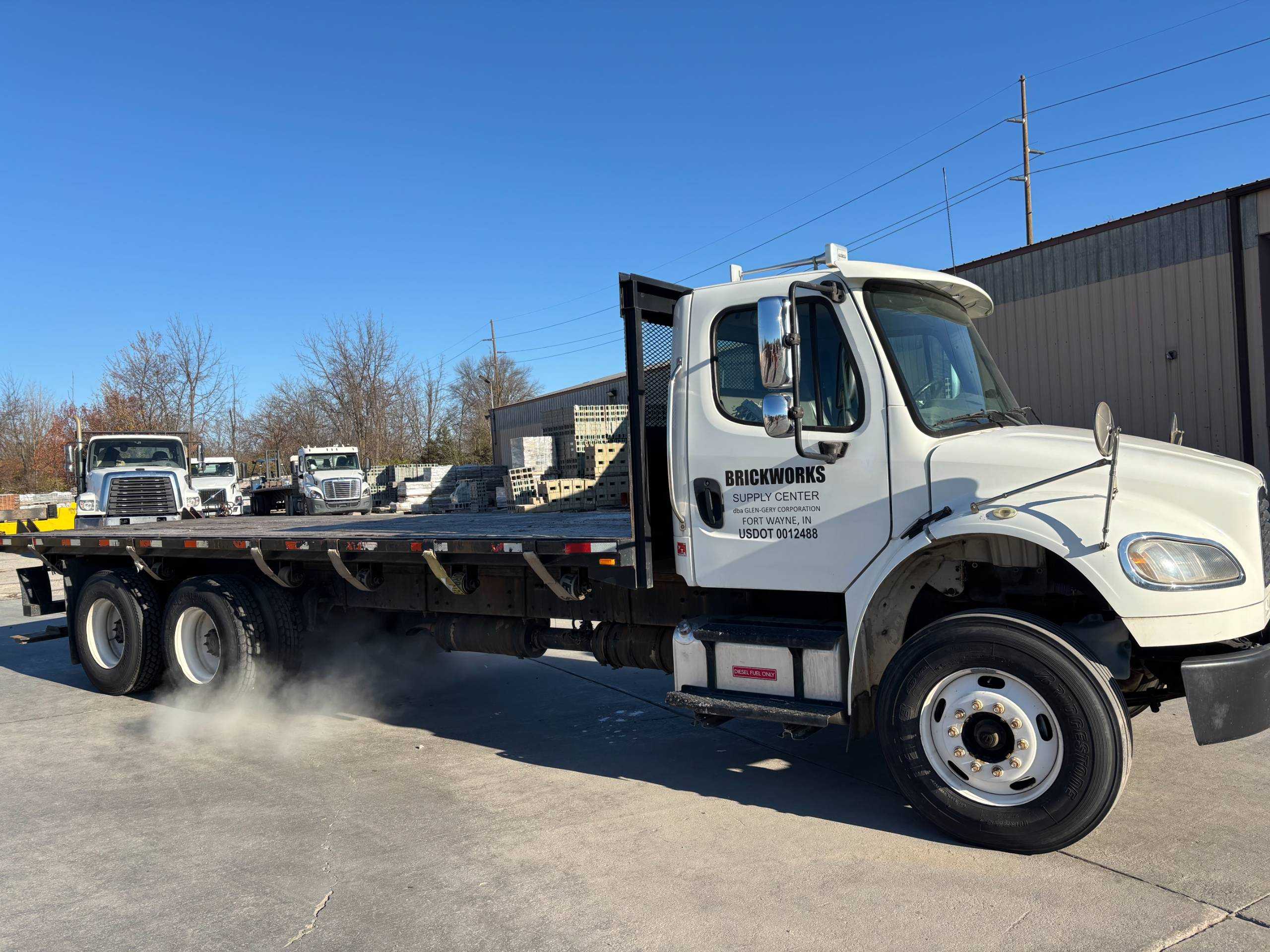 2013 FREIGHTLINER M2 FLATBED TRUCK - FLATBED TRUCK