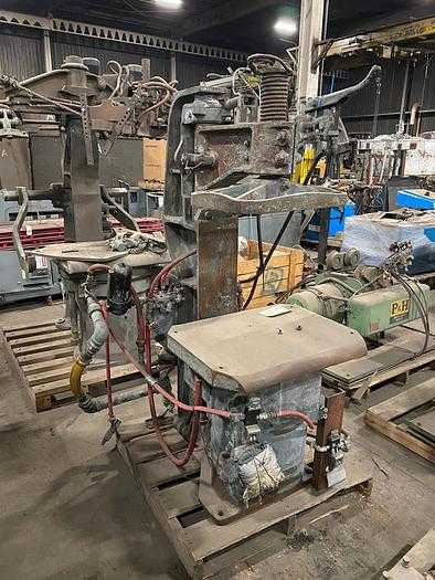 SPO 114-JU JOLT SQUEEZE MOLDING MACHINE, 14-IN SQUEEZE CYLINDER - FOUNDRY MOLDING MACHINES