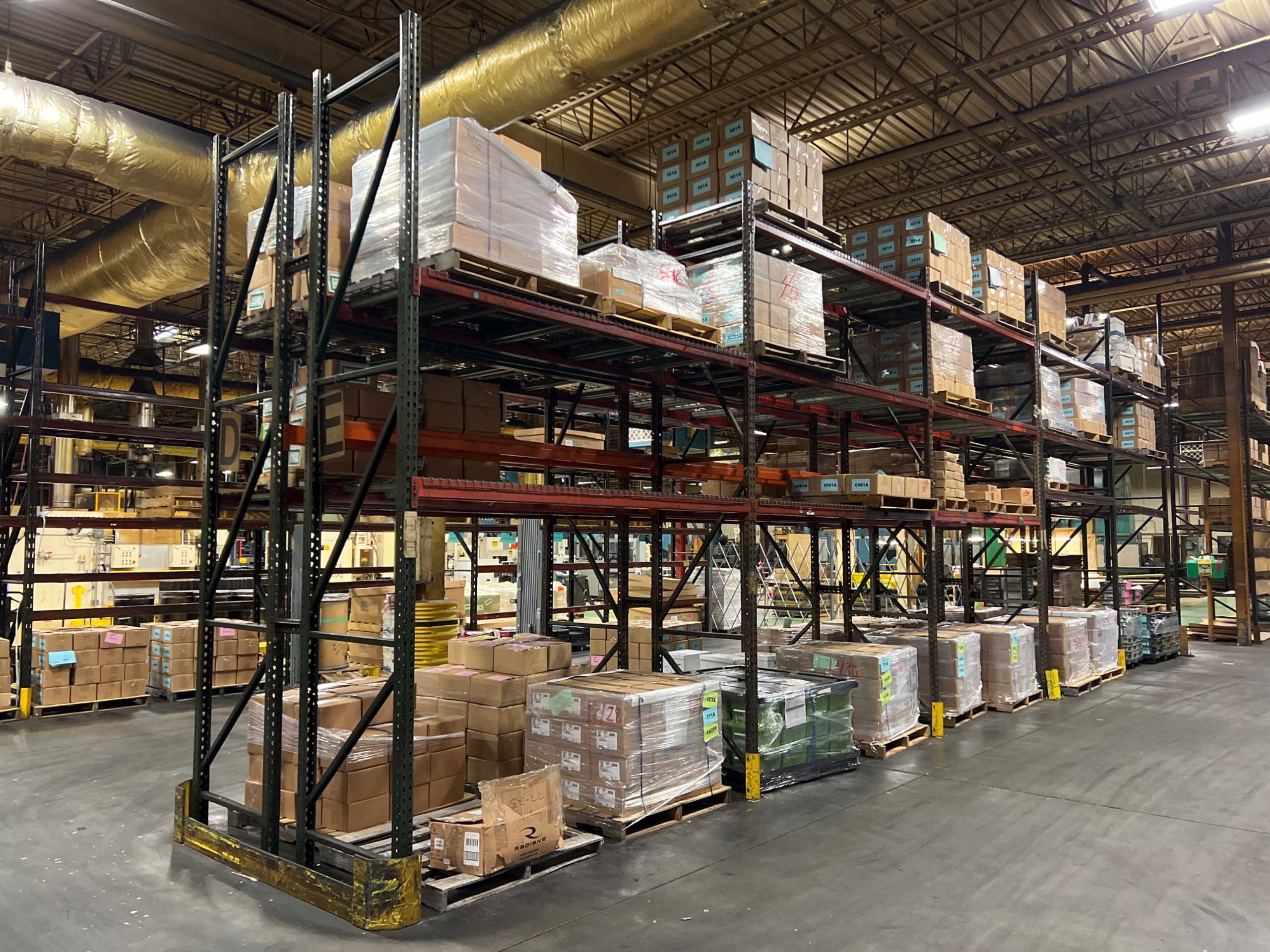 BULK QTY OF PALLET RACKING - PALLET RACKING