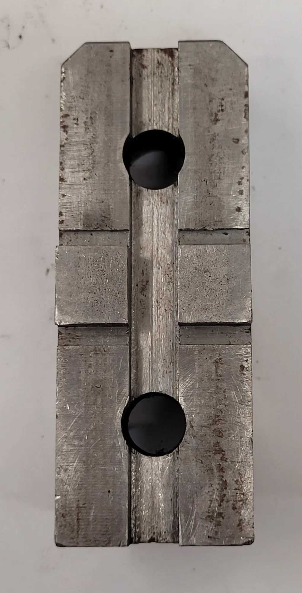 DACO 05201450 SOFT CHUCK JAWS, 3-PIECE SET, 8" CHUCK, 3.5X1.63X1.25", 0.313" SLOT, 1.75" HOLE - MACHINE TOOLING