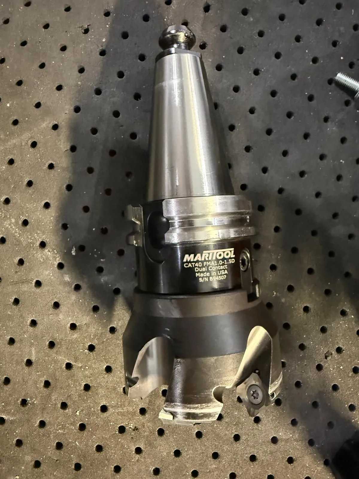 2022 HURCO VM10I PLUS VERTICAL MACHINING CENTER 26X16X20IN TRAVELS 12K RPM 15 HP 24 ATC - VERTICAL MACHINING CENTERS