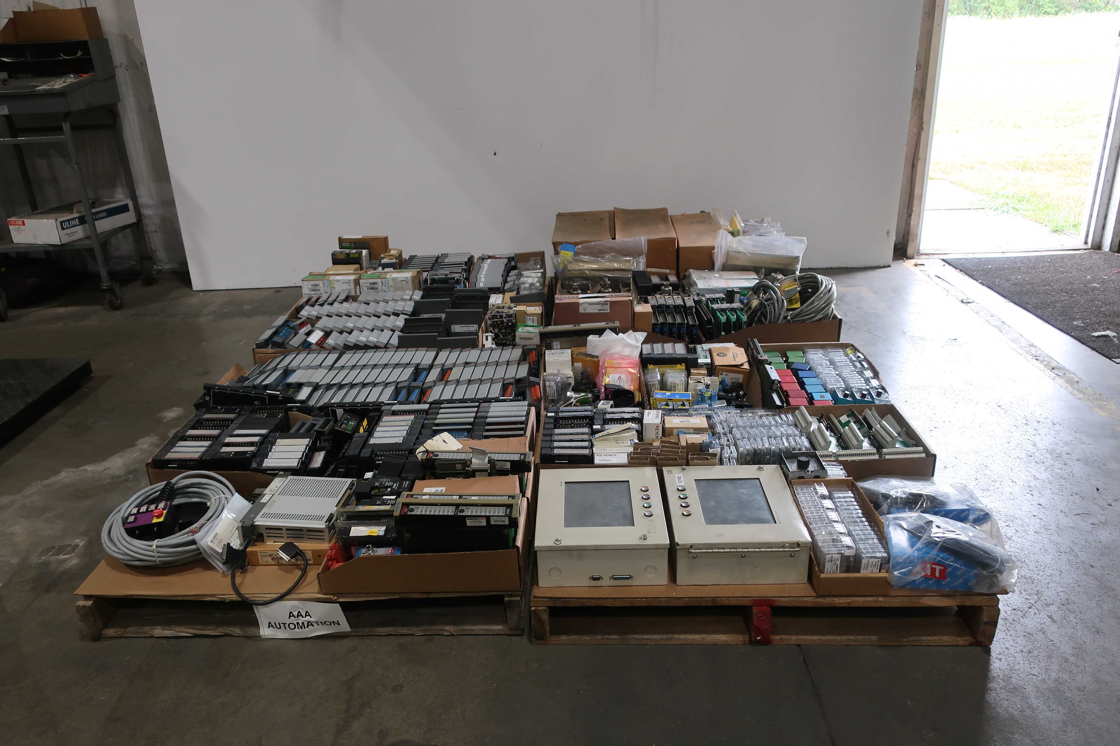 SKU 1079626 - 4 PALLETS OF ASSORTED AUTOMATION AND CONTROLS - AUTOMATION & CONTROLS