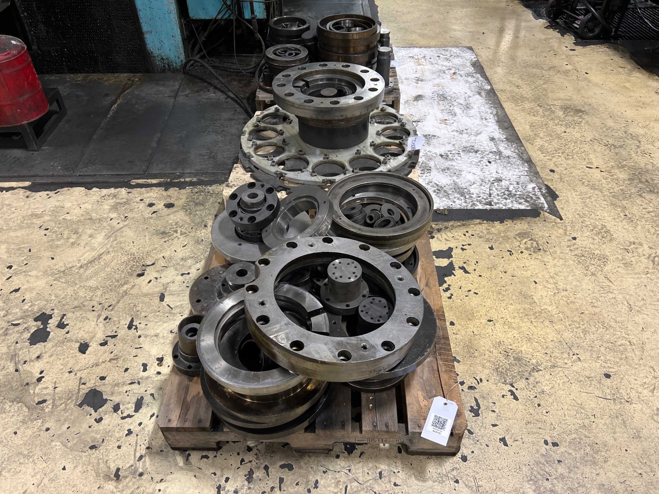 BULK QTY OF TOOLING FOR CINCINNATI PRESSES - TOOLING FOR PRESSES