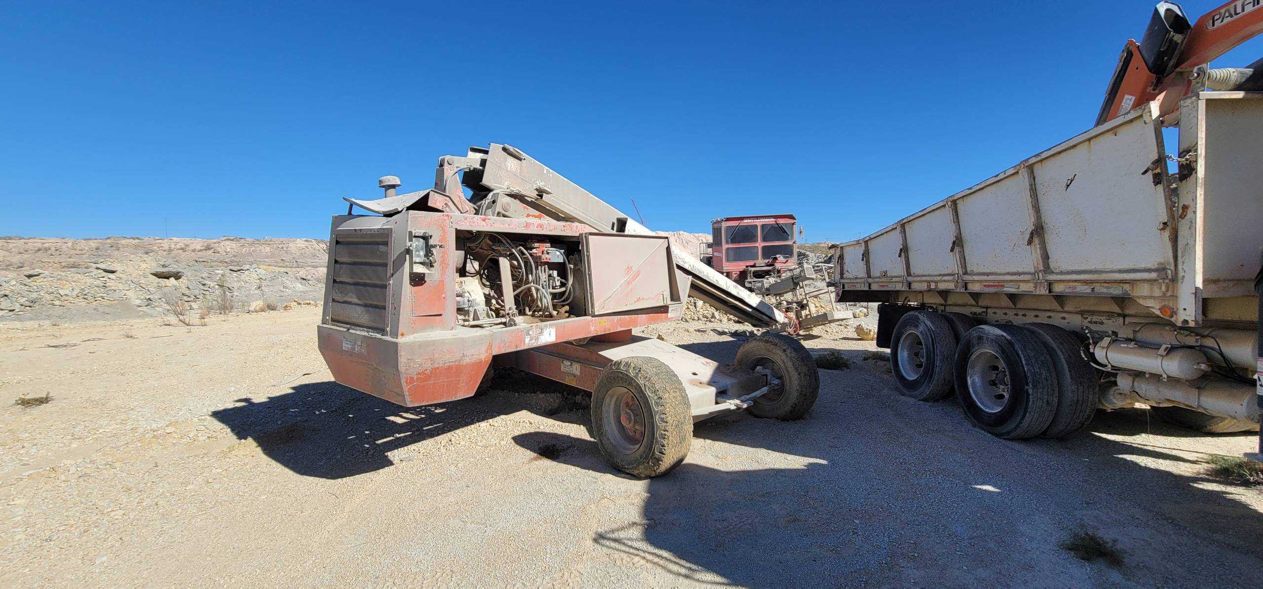 GENIE S-SERIES TELESCOPIC BOOM LIFT - BOOM LIFTS