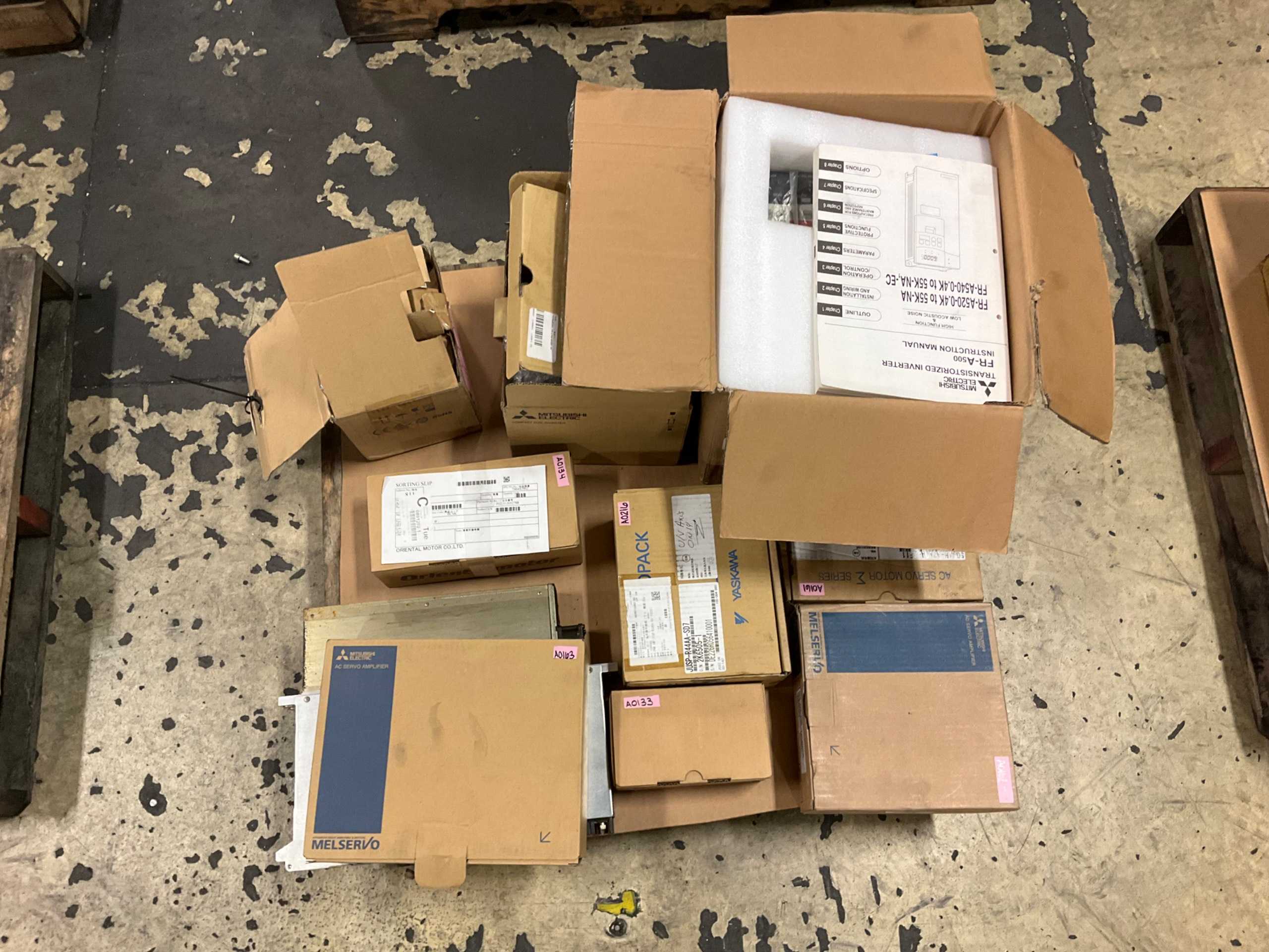 BULK QTY OF AUTOMATION & CONTROLS - AUTOMATION & CONTROLS