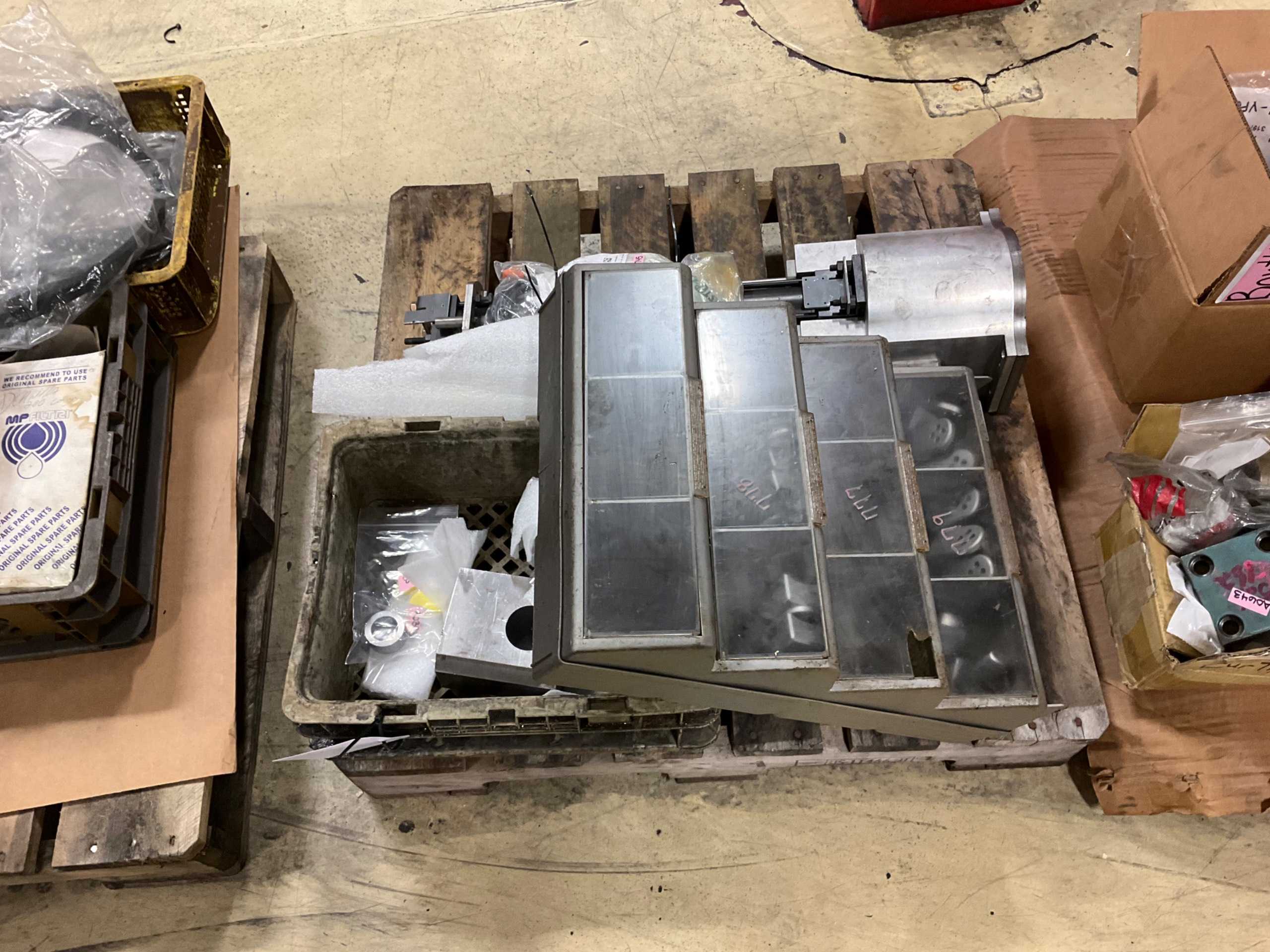BULK QTY OF INDUSTRIAL PARTS - INDUSTRIAL PARTS