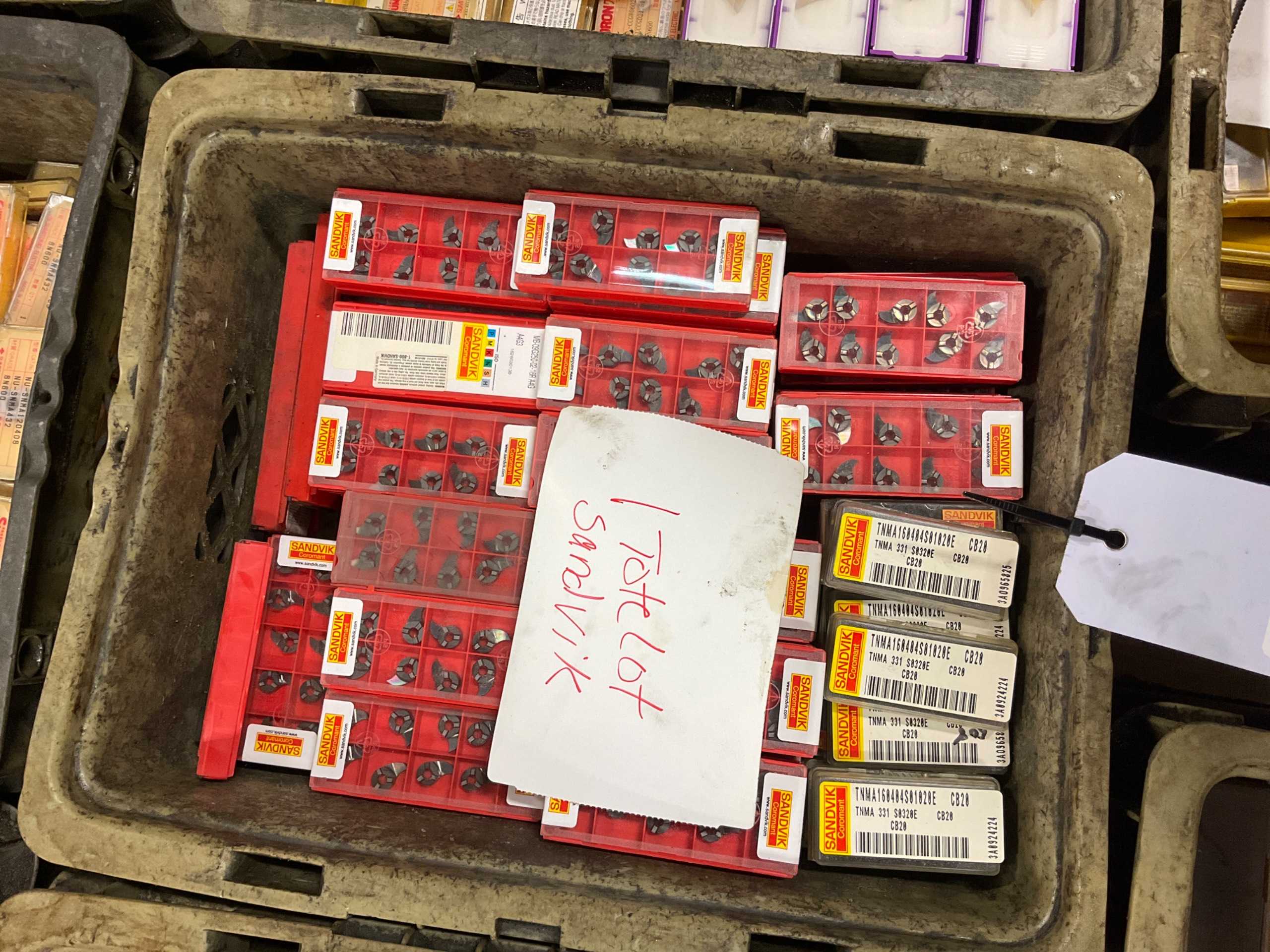 BULK QTY OF INDEXABLE CARBIDE INSERTS - INDUSTRIAL PARTS