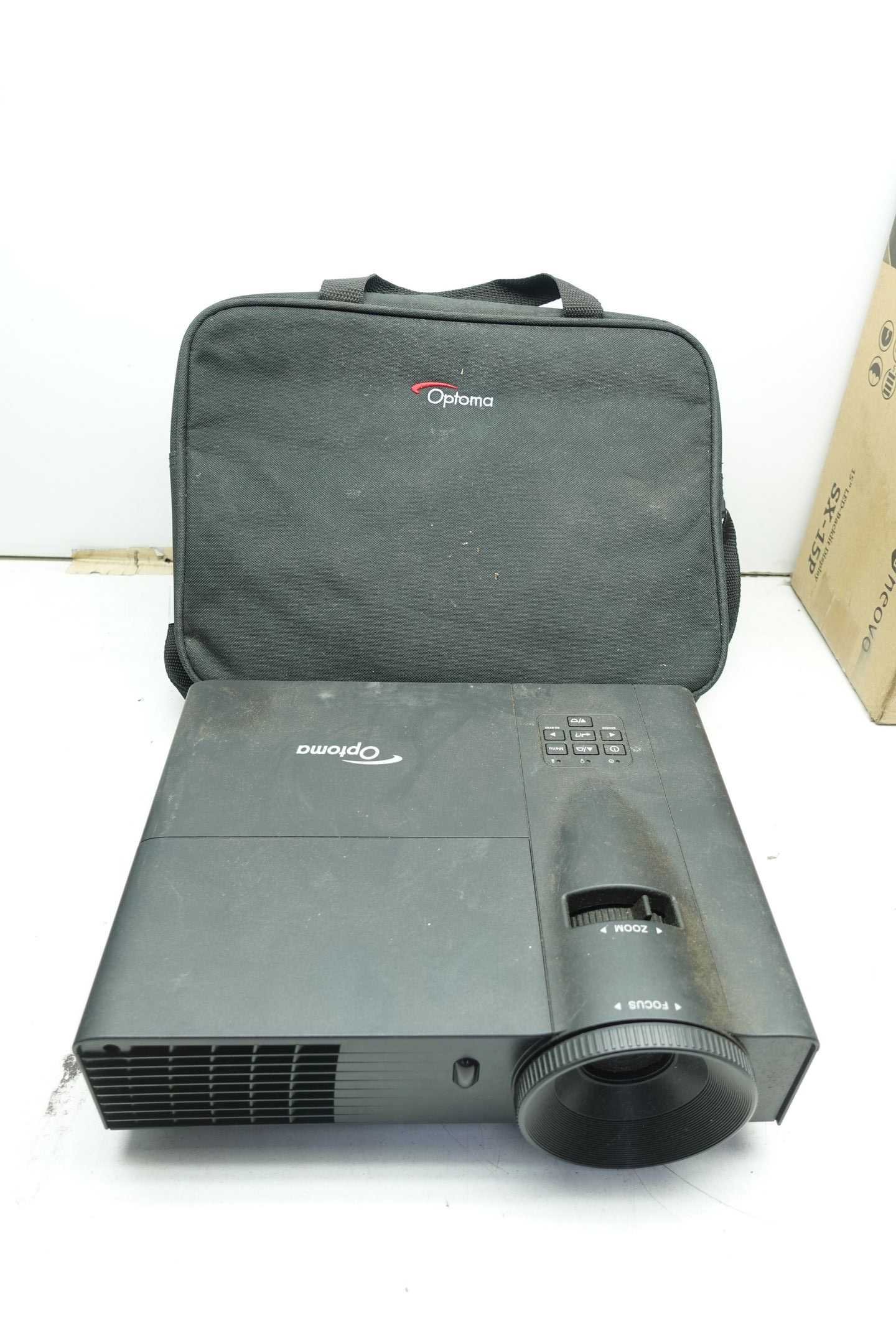 LOT OF MIXED MEDIA EQUIPMENT, PROJECTORS, DISPLAY SCREEN, AUDIO CONTROLS - ELECTRICAL COMPONENTS