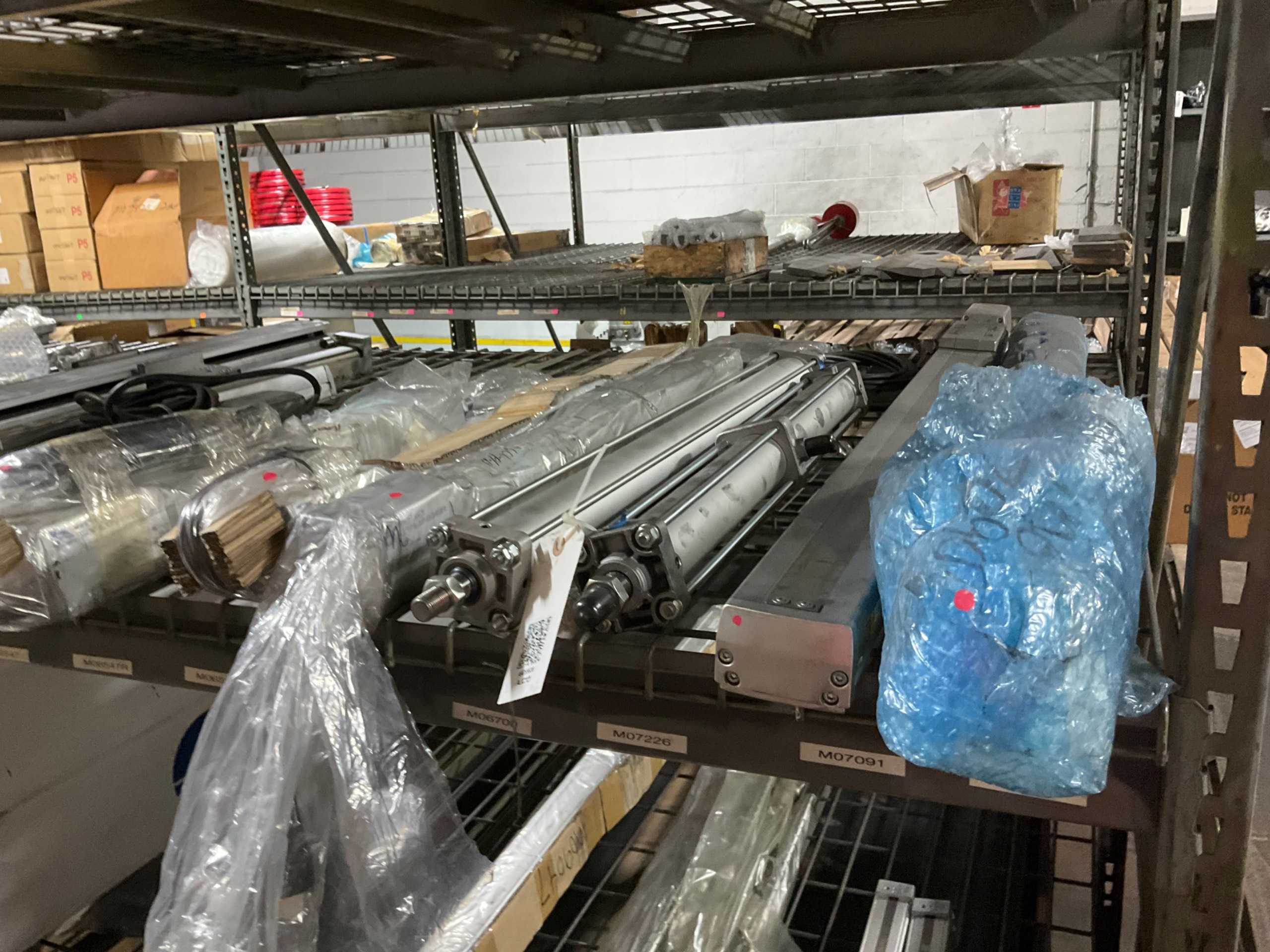 BULK QTY OF INDUSTRIAL PARTS - INDUSTRIAL PARTS