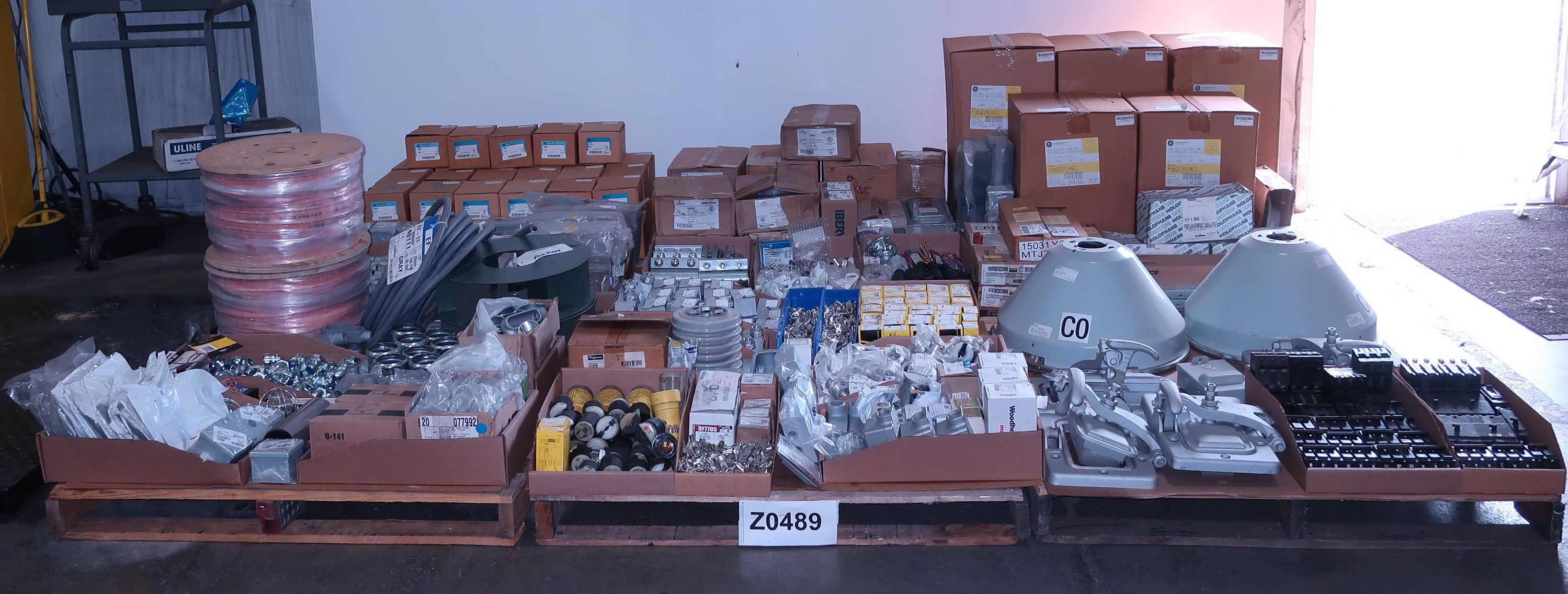 6 PALLETS OF ASSORTED ELECTRICAL LIGHTING AND CONDUIT - LIGHTING