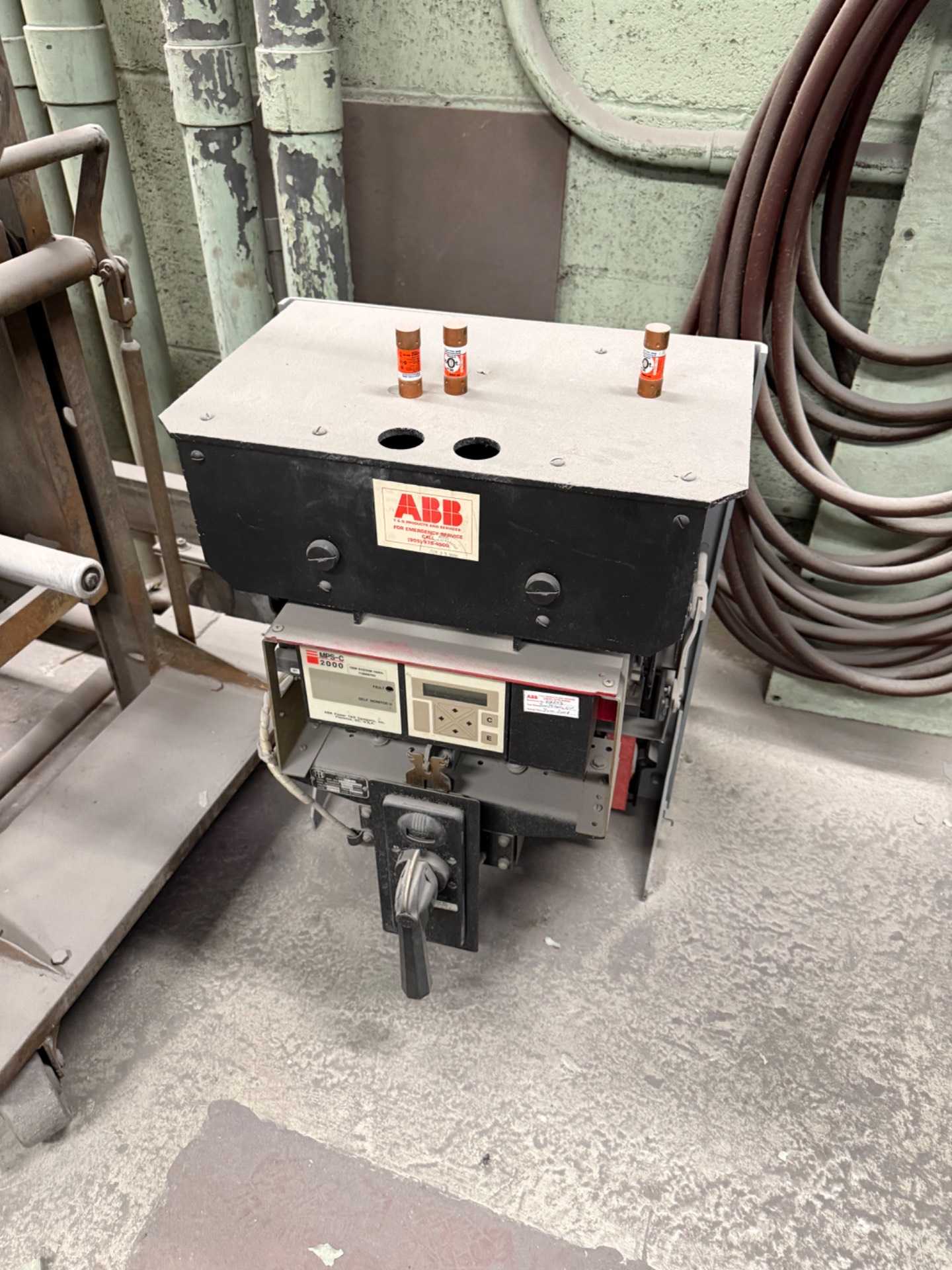 Bulk QTY of Circuit Breakers - CIRCUIT BREAKERS