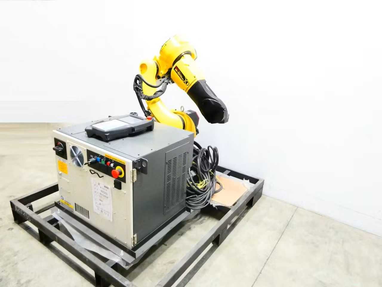 SKU 1744176 - FANUC M-10ID/16S A05B-1227-B422 R-30IB A05B-2611-B222 ROBOT, 440-480V-AC, 3 PH - INDUSTRIAL ROBOTS