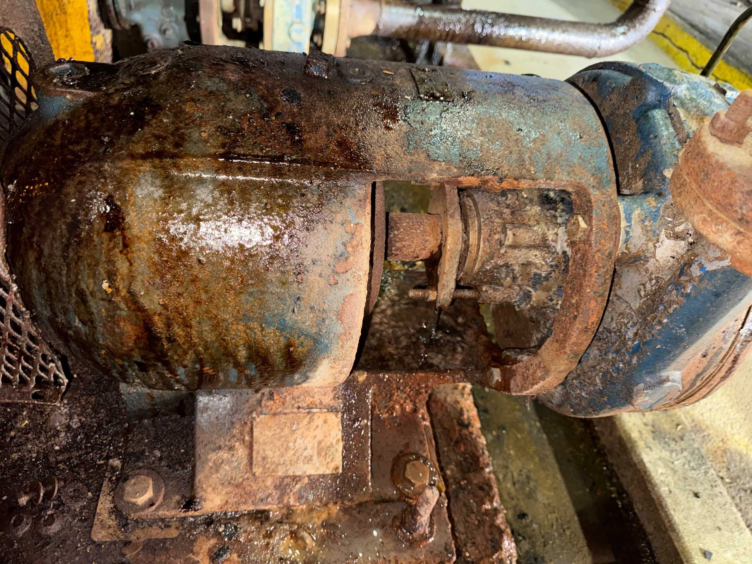 CENTRIFUGAL PUMP, 7.5 HP - CENTRIFUGAL PUMP