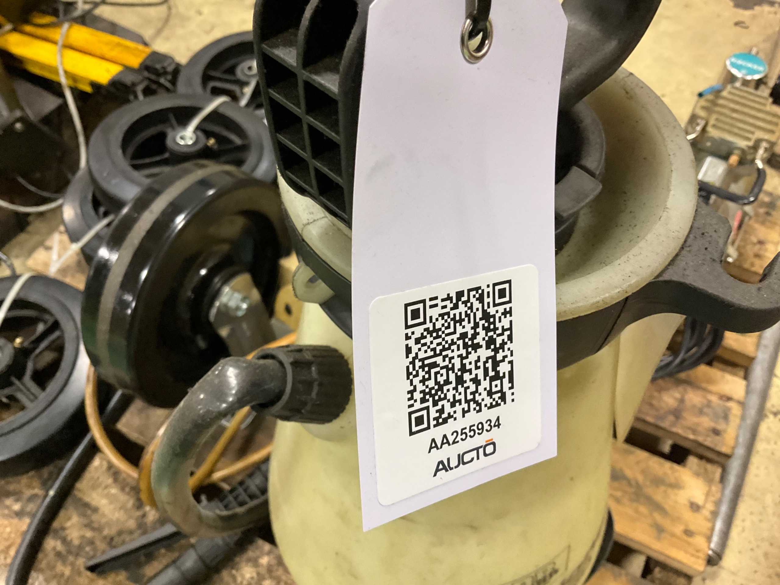 BULK QTY OF INDUSTRIAL PARTS - INDUSTRIAL PARTS