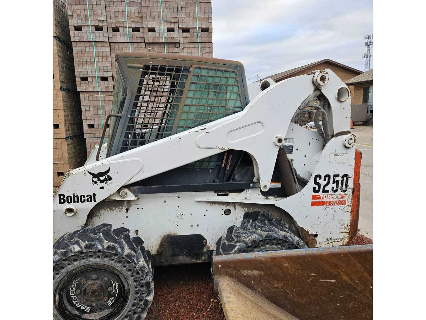 2005 BOBCAT S250 SKID STEER LOADER - SKID STEER LOADER