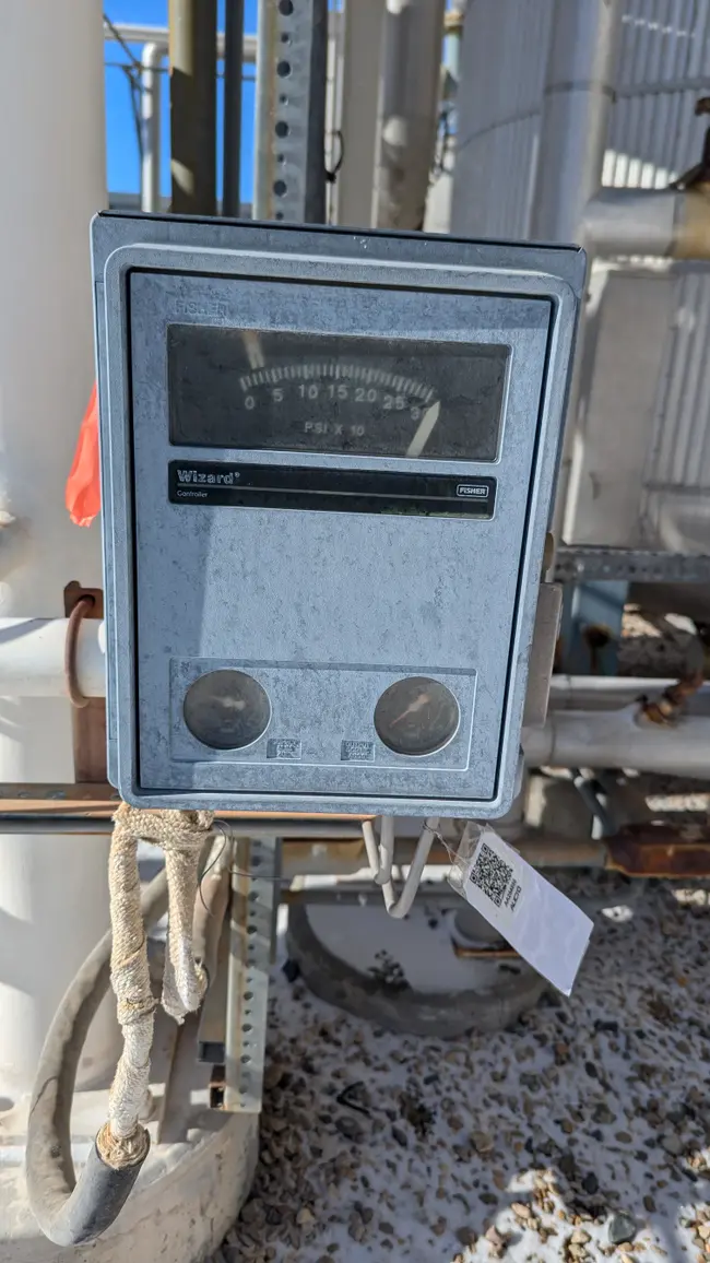 FISHER 4195KAR PRESSURE INDICATING CONTROLLER - undefined