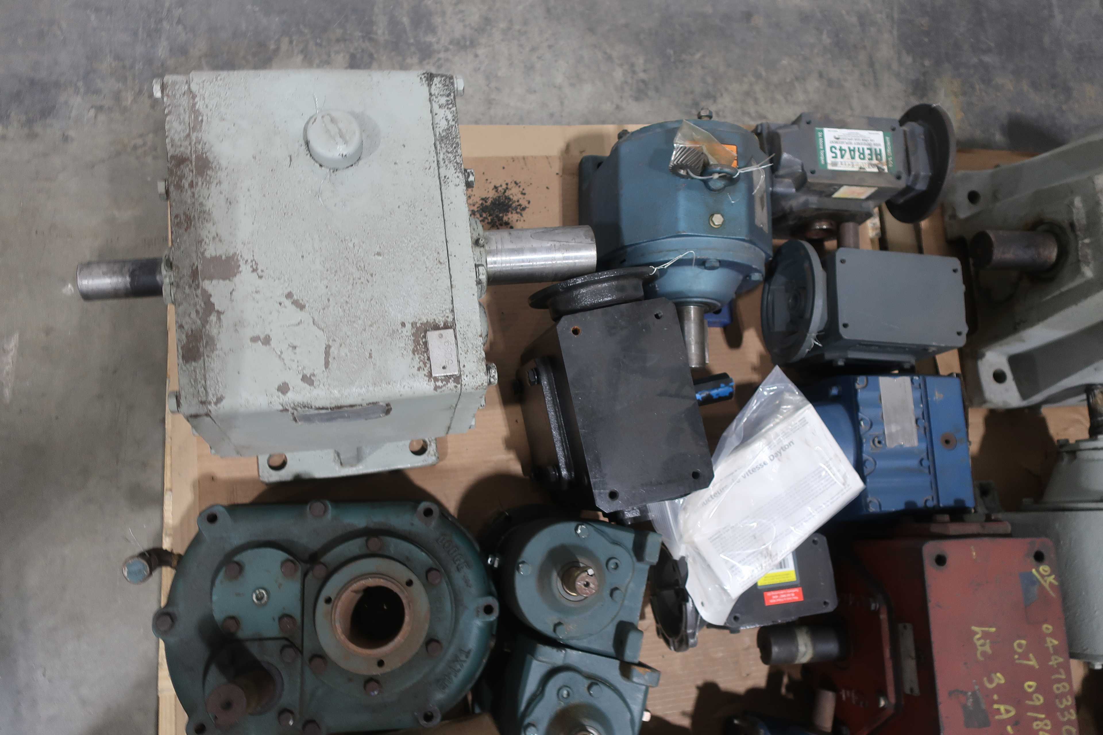 SKU 1737674 - 4 PALLETS OF ASSORTED GEAR REDUCERS - GEAR REDUCERS