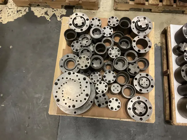 BULK QTY OF TOOLING FOR CINCINNATI 220-DCII-6 PRESS - undefined