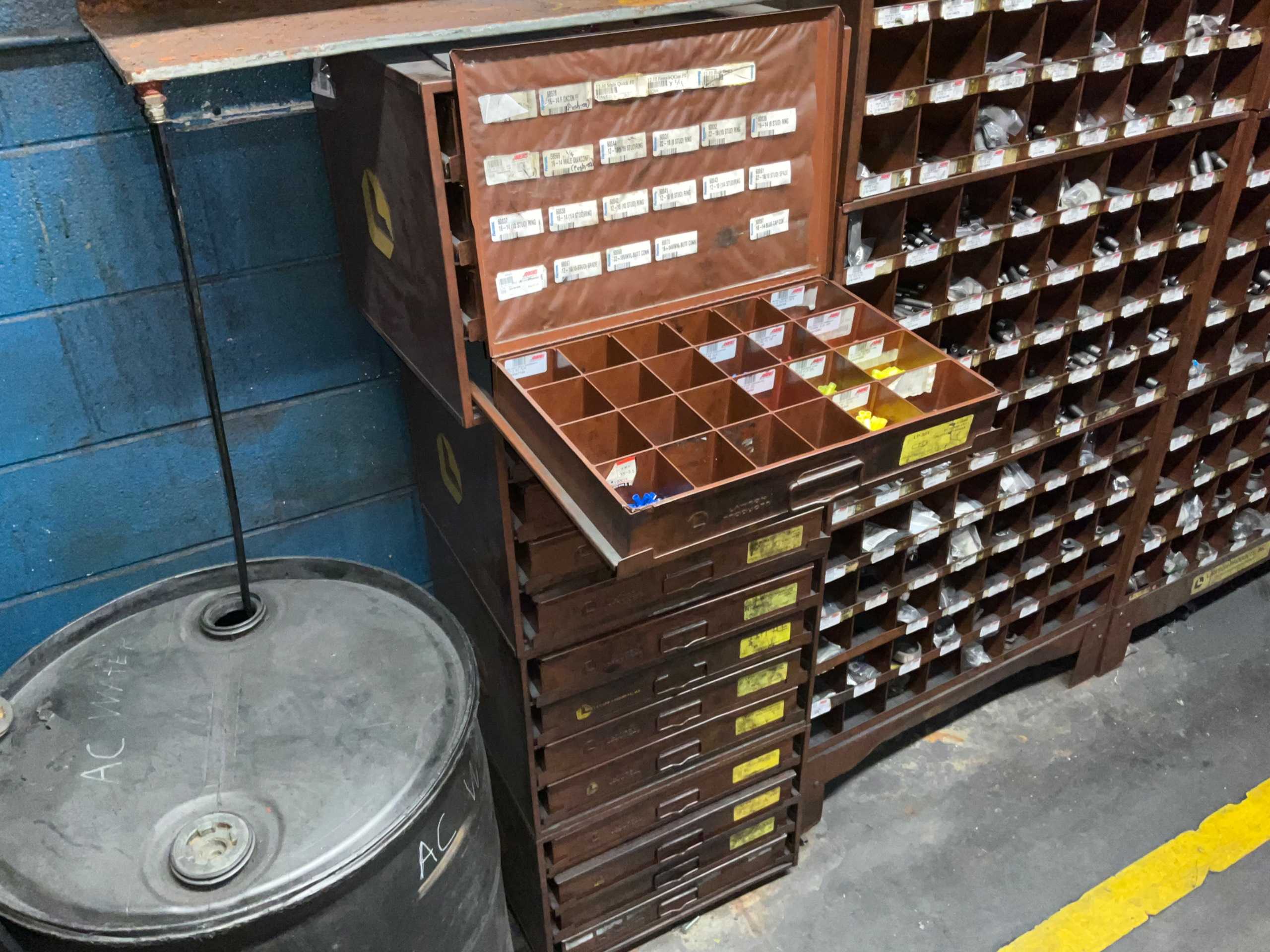 QTY 5: TOOL STORAGE UNITS WITH CONTENTS - TOOL STORAGE