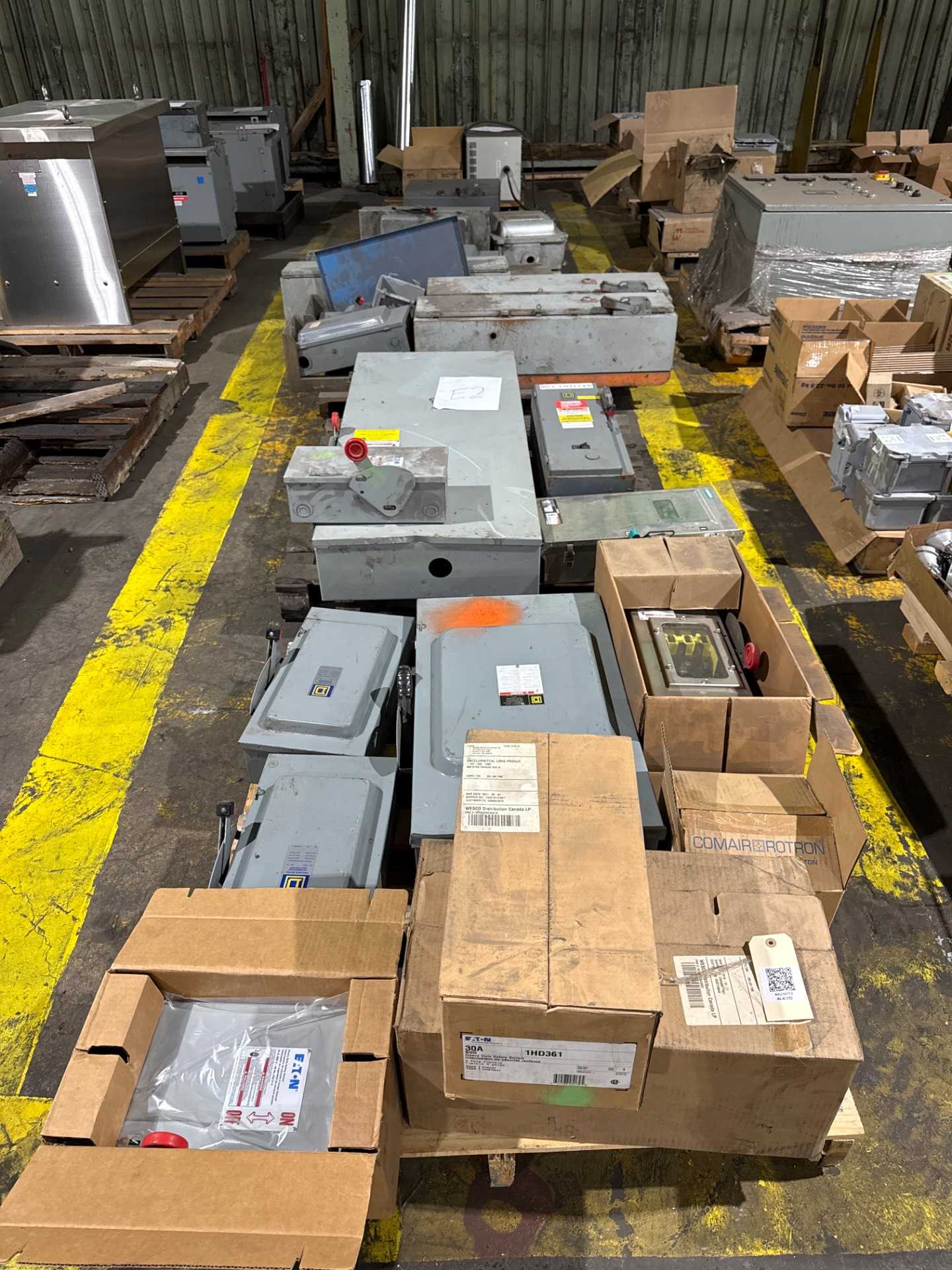 BULK QTY OF ELECTRICAL EQUIPMENT - ELECTRICAL EQUIPMENT
