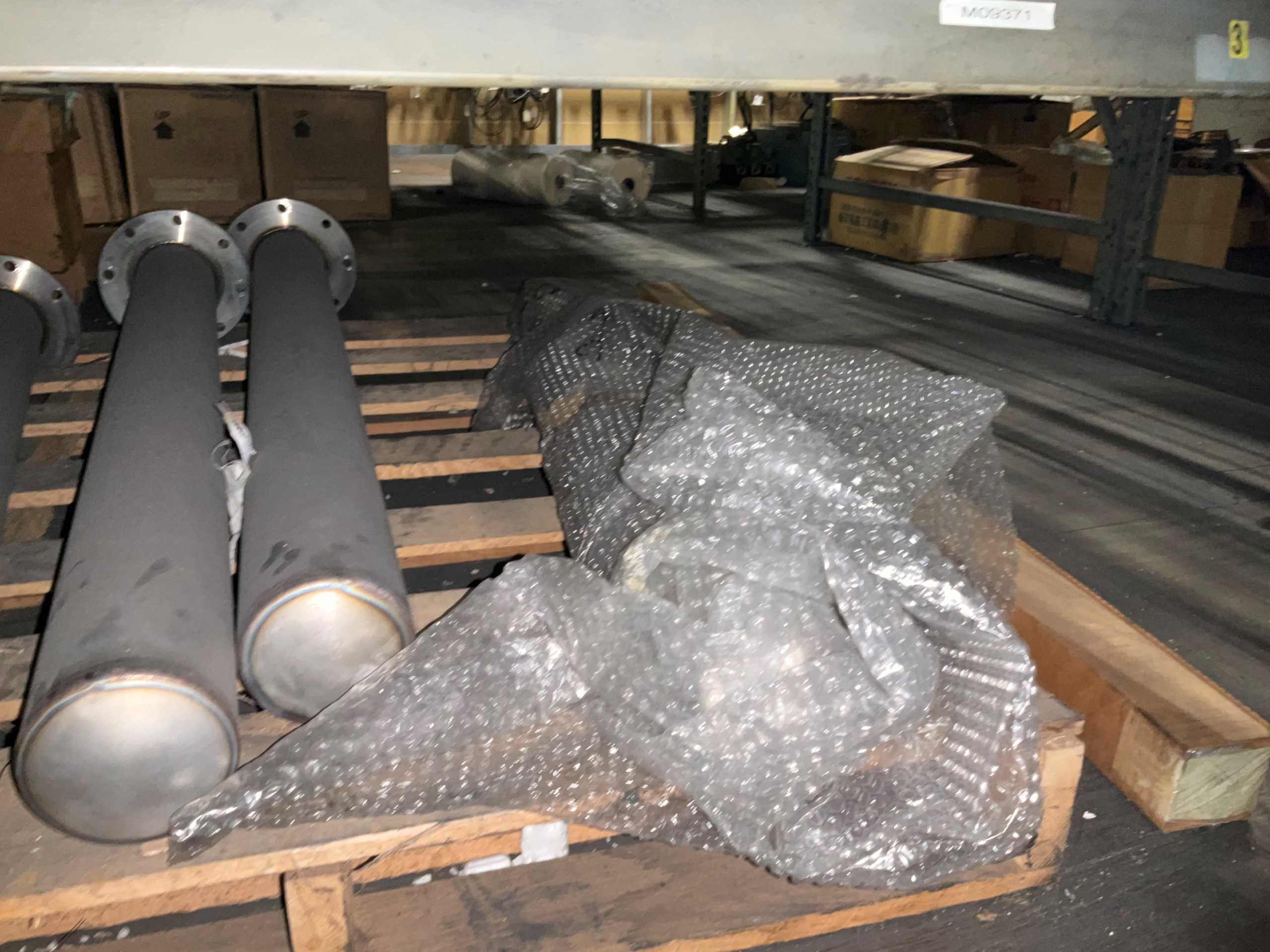 BULK QTY OF SHAFTS - INDUSTRIAL PARTS
