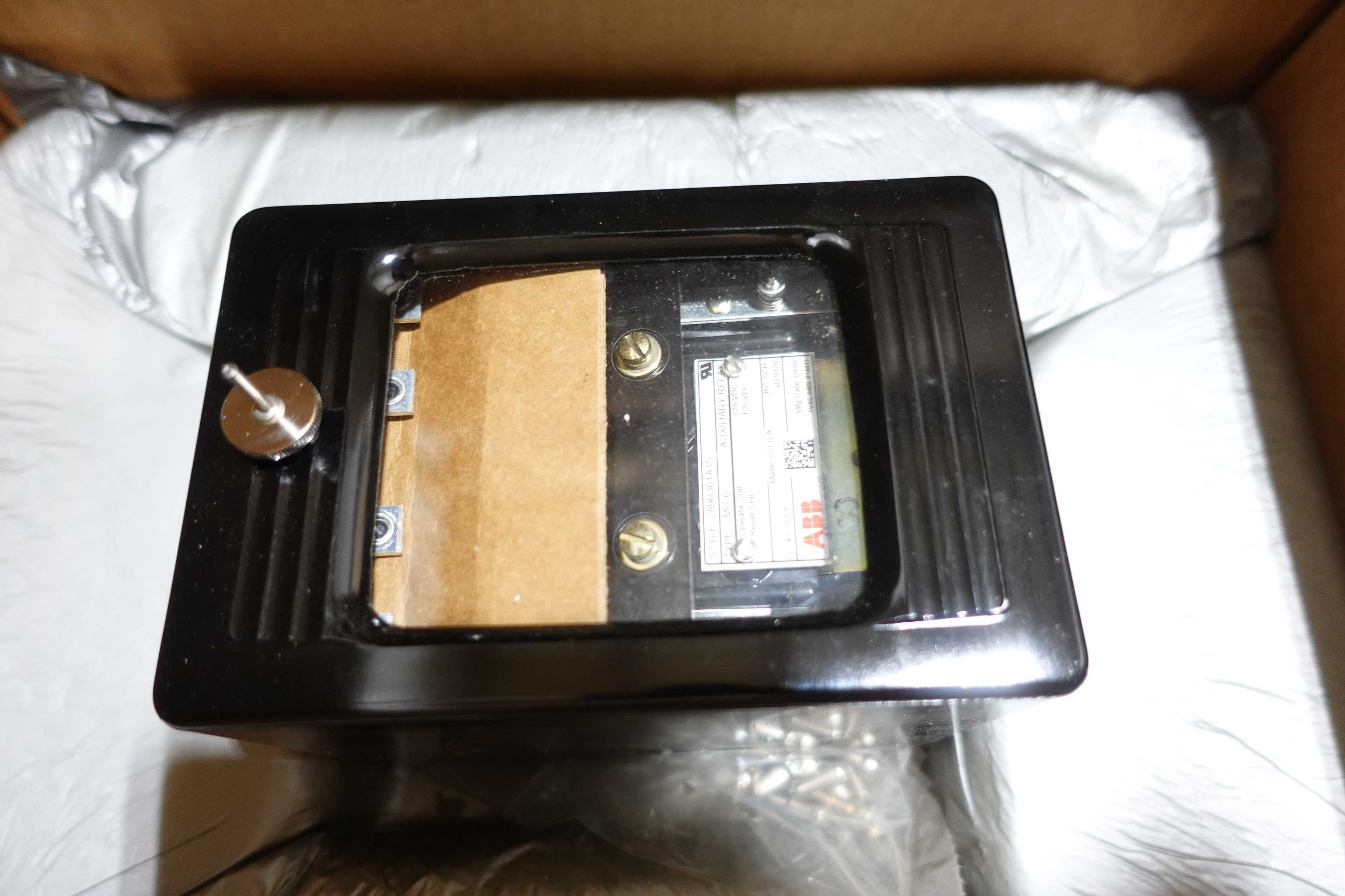PALLET OF ABB RELAYS, 289B359A20, 289B361A15 - CONTROL RELAY