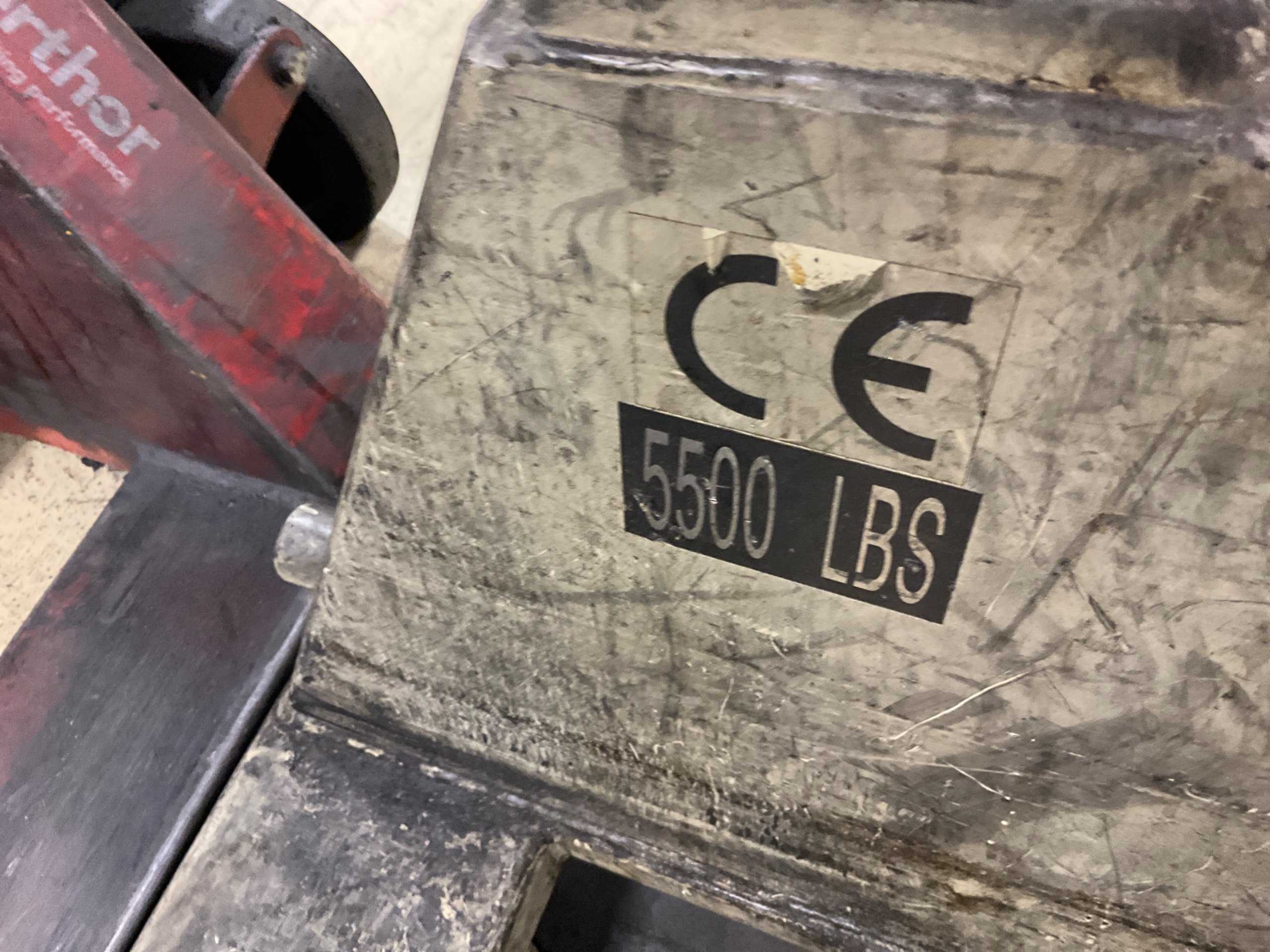QTY 3: MANUAL PALLET JACKS - MANUAL PALLET JACKS