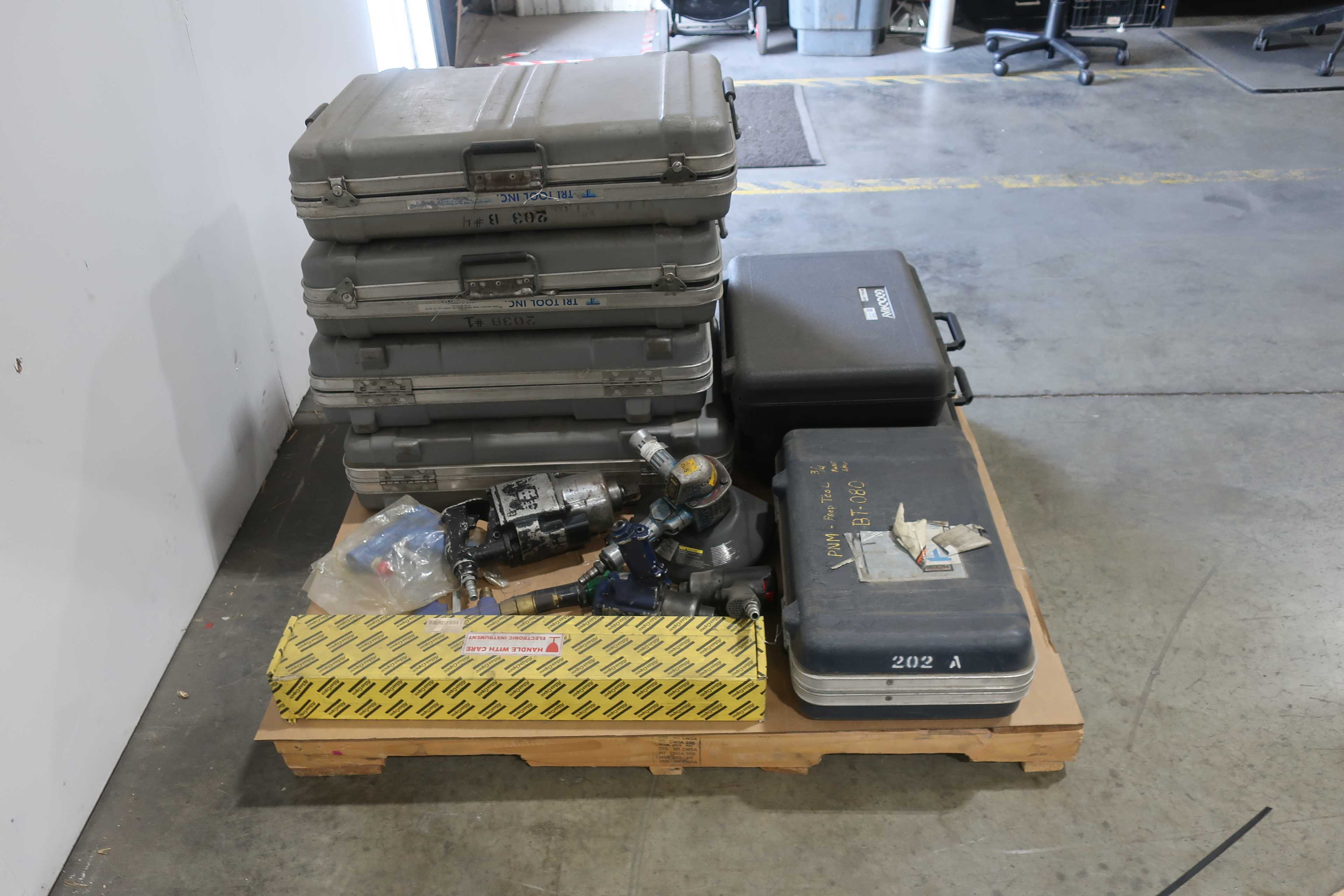 SKU 1760435 - PALLET OF ASSORTED PNEUMATIC TOOLS - PNEUMATIC POWER TOOL