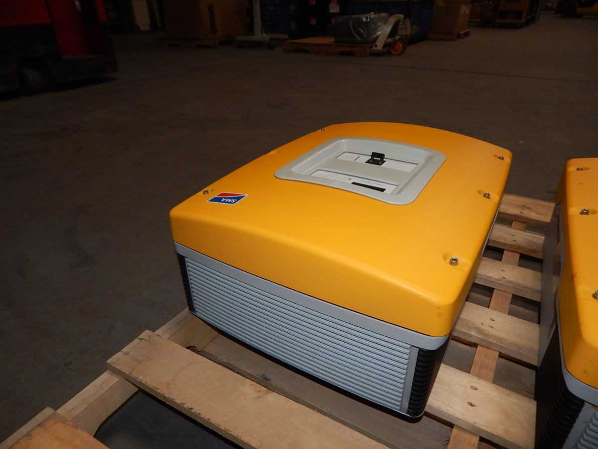SMA SI 6048-US-10, 6000W OUTPUT, 120VAC, 48VDC BATT, 115A CHARGE, 96% EFF, IP54 - POWER INVERTERS